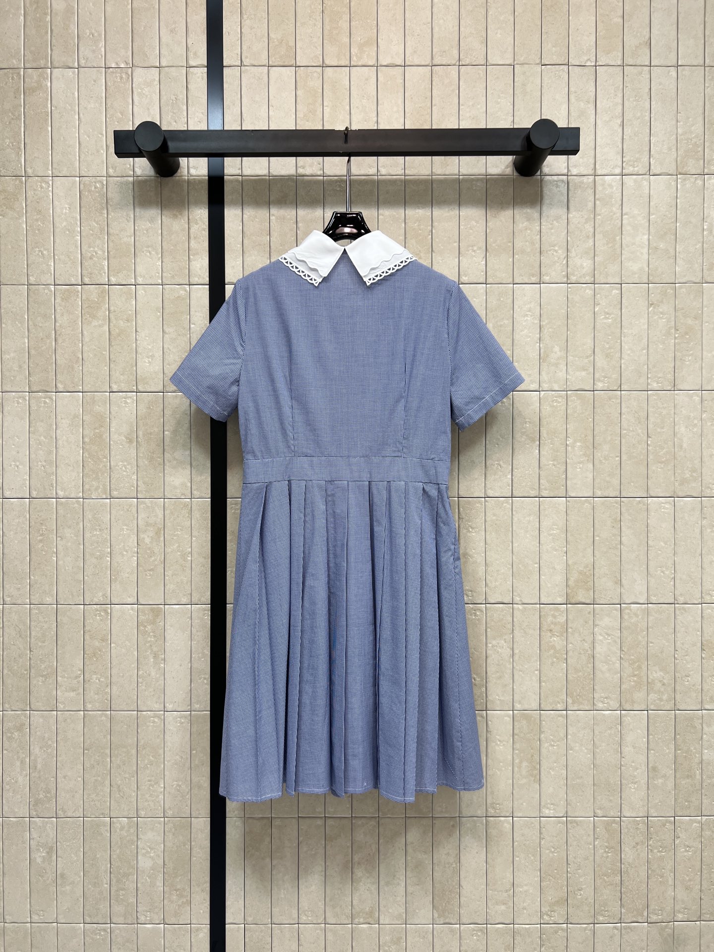 MIU家 26春夏新款 娃娃领短袖连衣裙 轻薄棉质面料 春夏穿超舒服 白色娃娃领蕾丝边 甜美复古风满分 