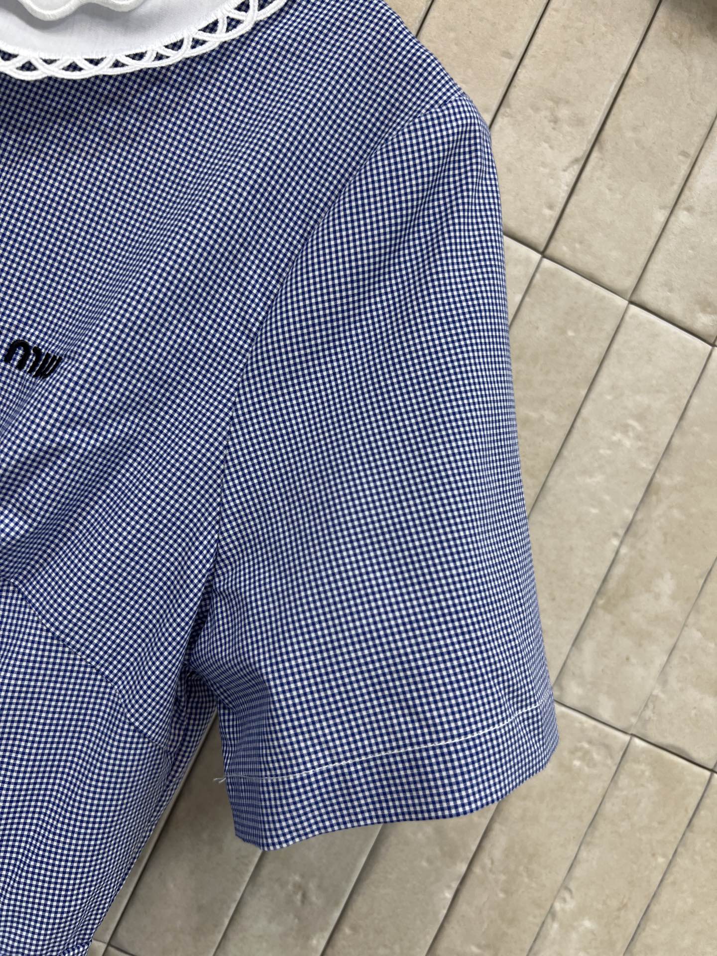 MIU家 26春夏新款 娃娃领短袖连衣裙 轻薄棉质面料 春夏穿超舒服 白色娃娃领蕾丝边 甜美复古风满分 