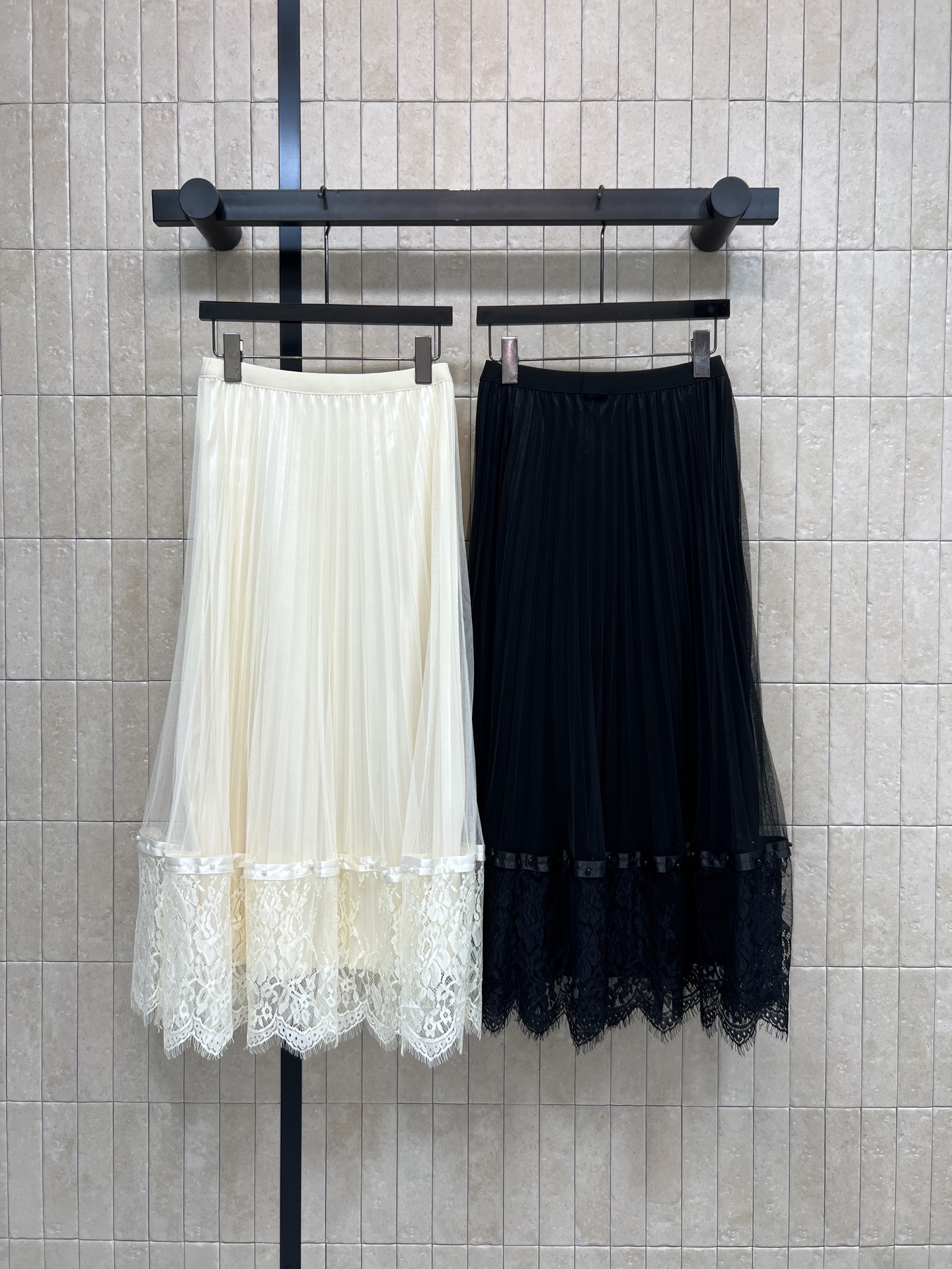 C家 26春夏新款 网纱半裙 A字版型+松紧腰 舒适又显瘦 适合多种身材 下摆蕾丝拼接 精致感满满 面料