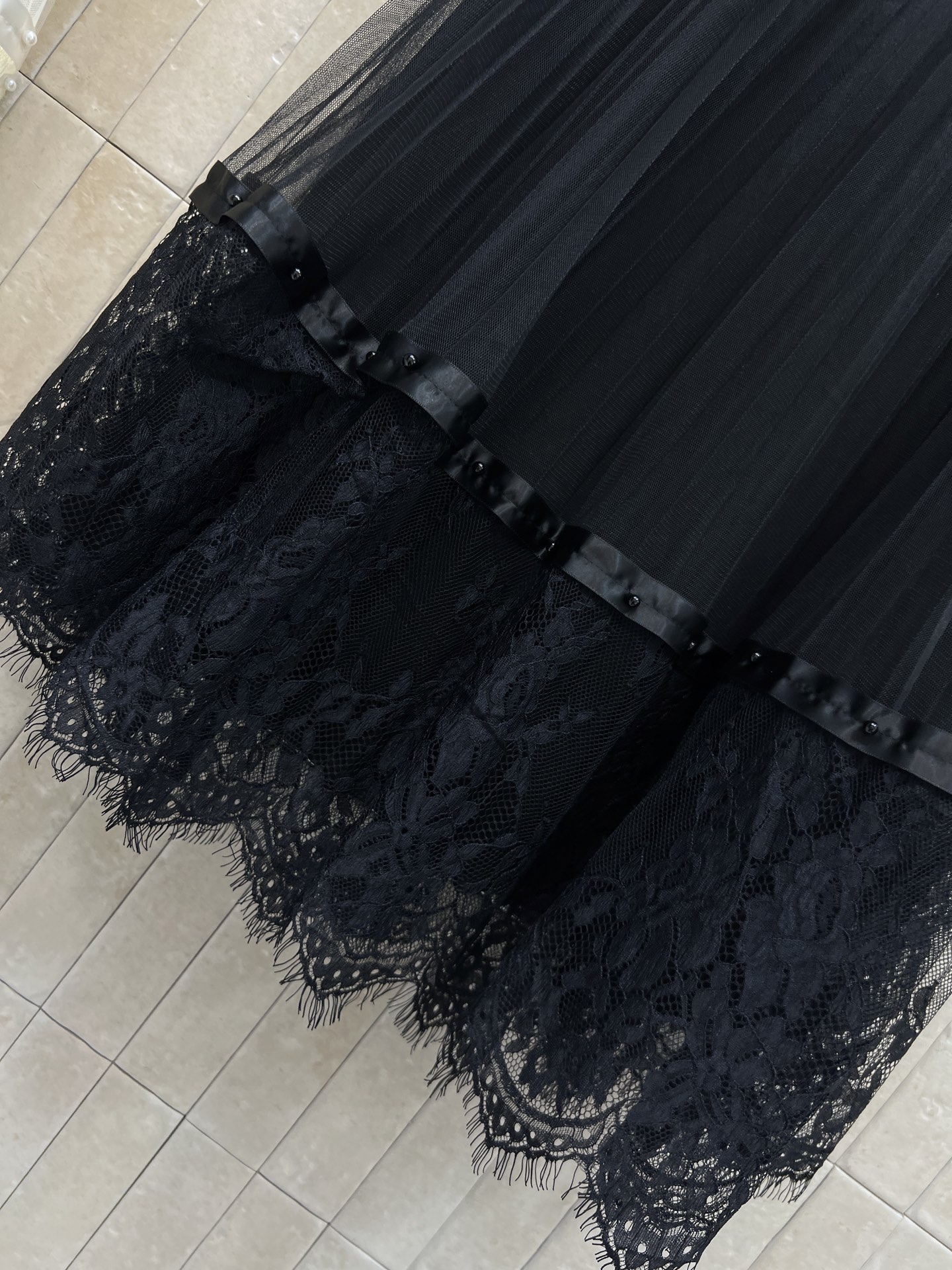 C家 26春夏新款 网纱半裙 A字版型+松紧腰 舒适又显瘦 适合多种身材 下摆蕾丝拼接 精致感满满 面料