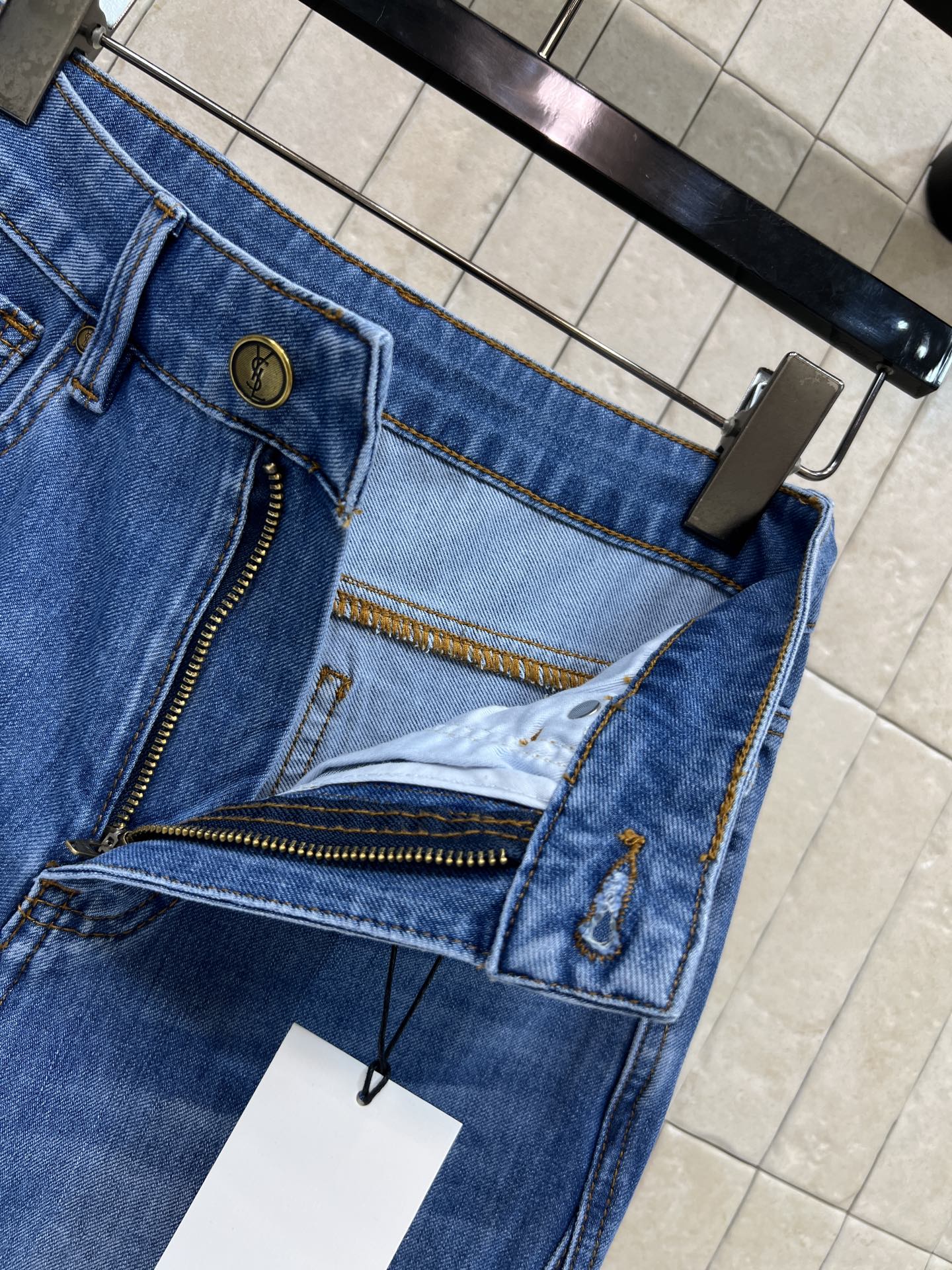 SLP家 26春夏新款 ​​高腰微喇牛仔裤 软糯弹力牛仔面料 久坐不紧绷 高腰收紧腰腹 中线立体压褶 视