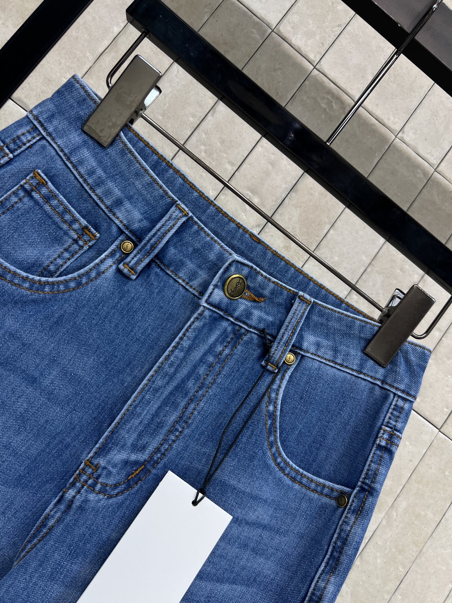 SLP家 26春夏新款 ​​高腰微喇牛仔裤 软糯弹力牛仔面料 久坐不紧绷 高腰收紧腰腹 中线立体压褶 视