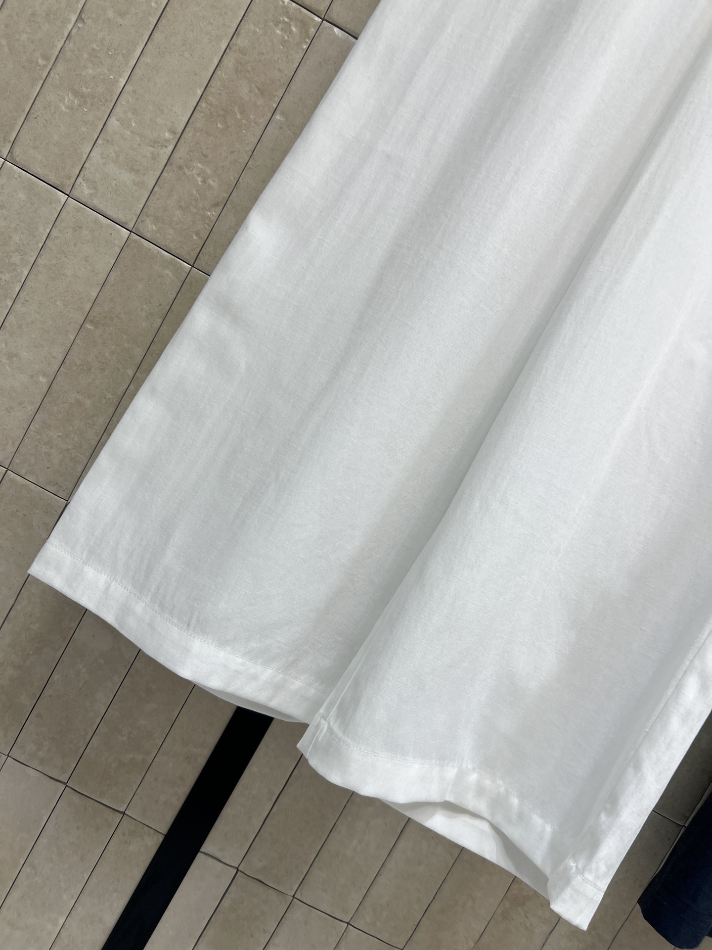 MIU家 26春夏新款 腰头拼接阔腿裤 采用轻薄透气面料 面料垂感好 不易起皱 高腰松紧抽绳 修饰腰线又