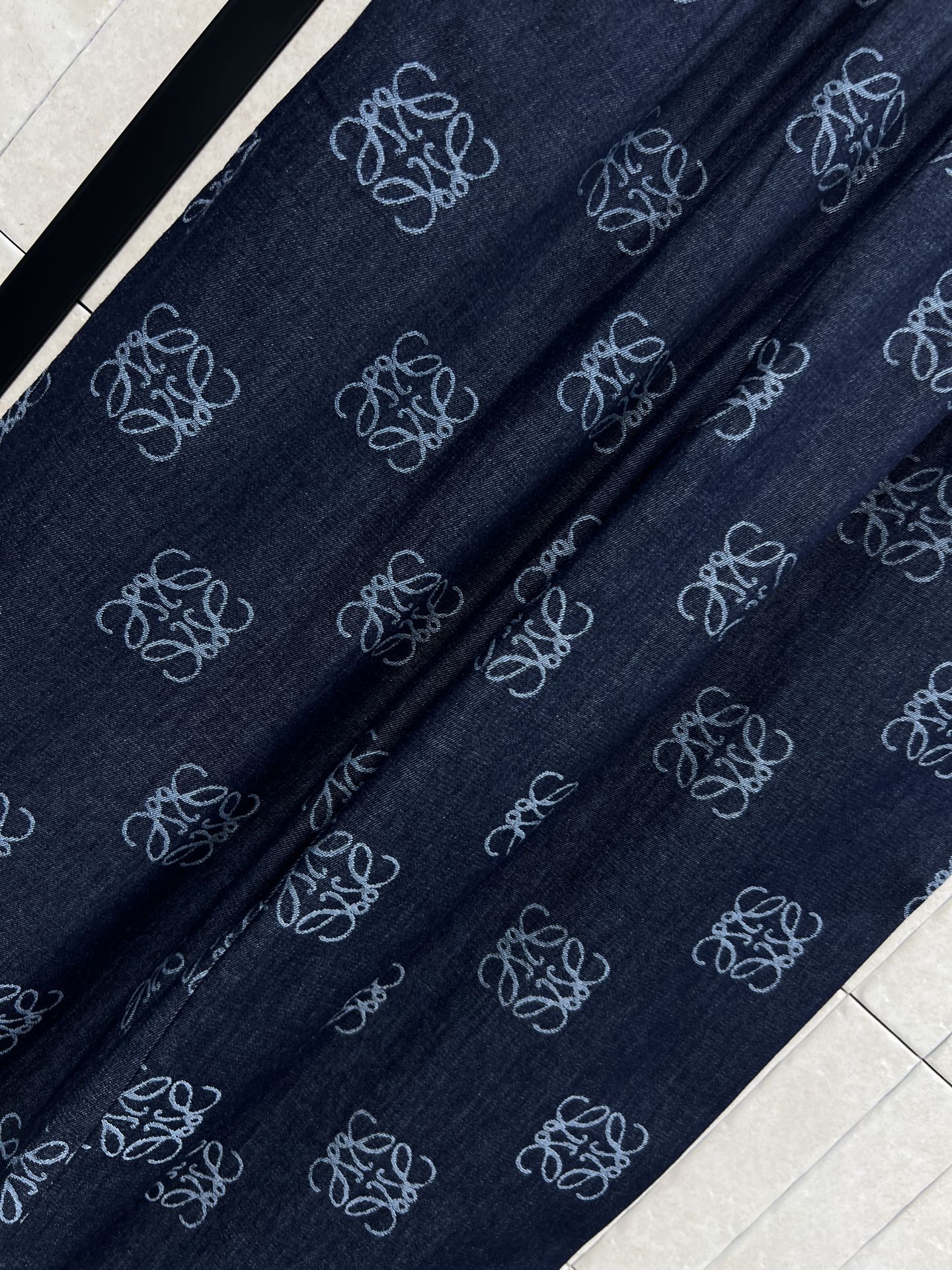 LW家 26春夏新款 满印阔腿裤​​ 采用高品质牛仔面料 宽松直筒版型 松紧腰设计 舒适又包容 满印图案