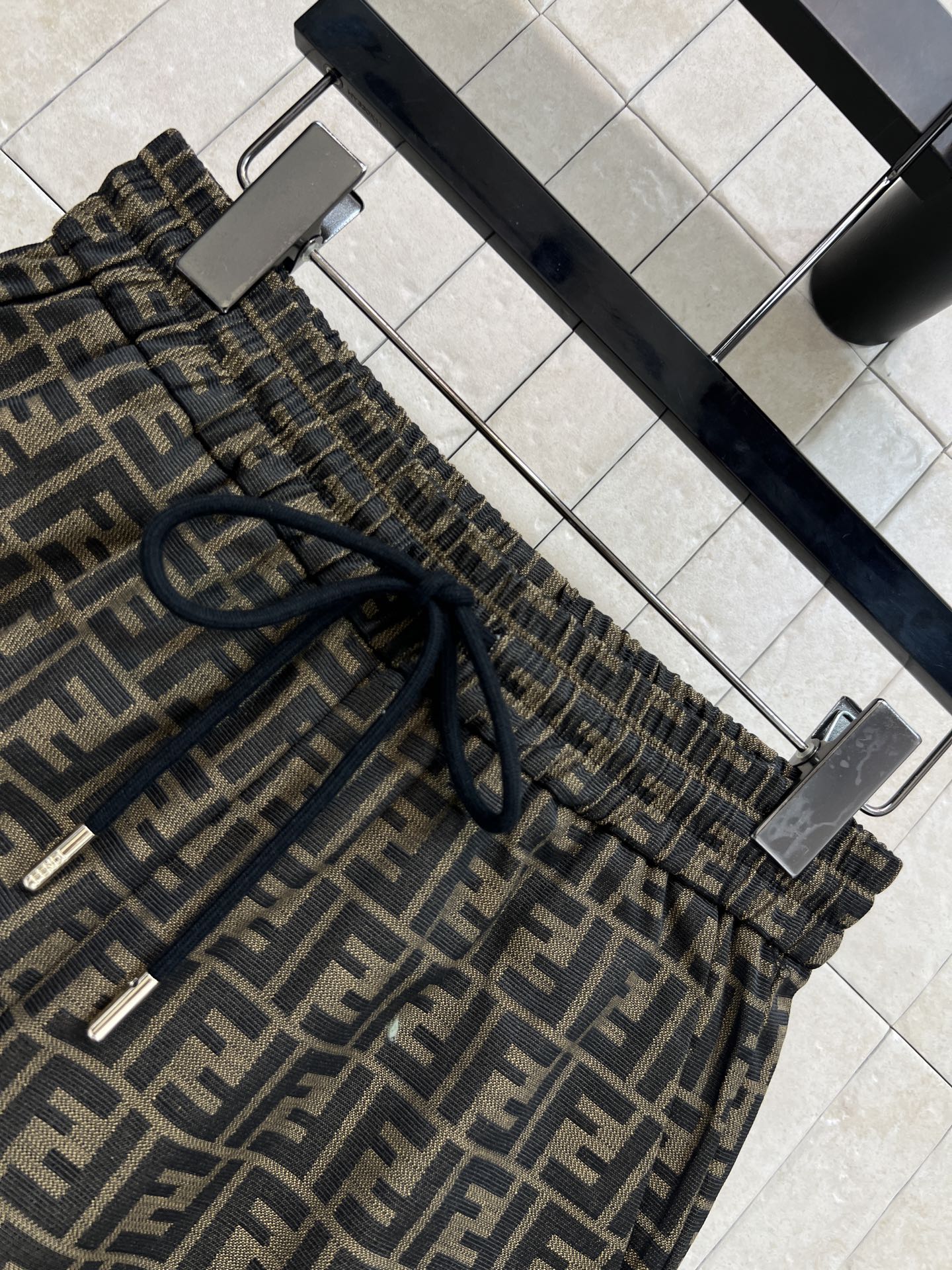 FD家 26春夏新款 字母印花套装 圆领刺绣上衣+老花短裤 亲肤棉面料 立体老花刺绣字母 肌理饱满精致 