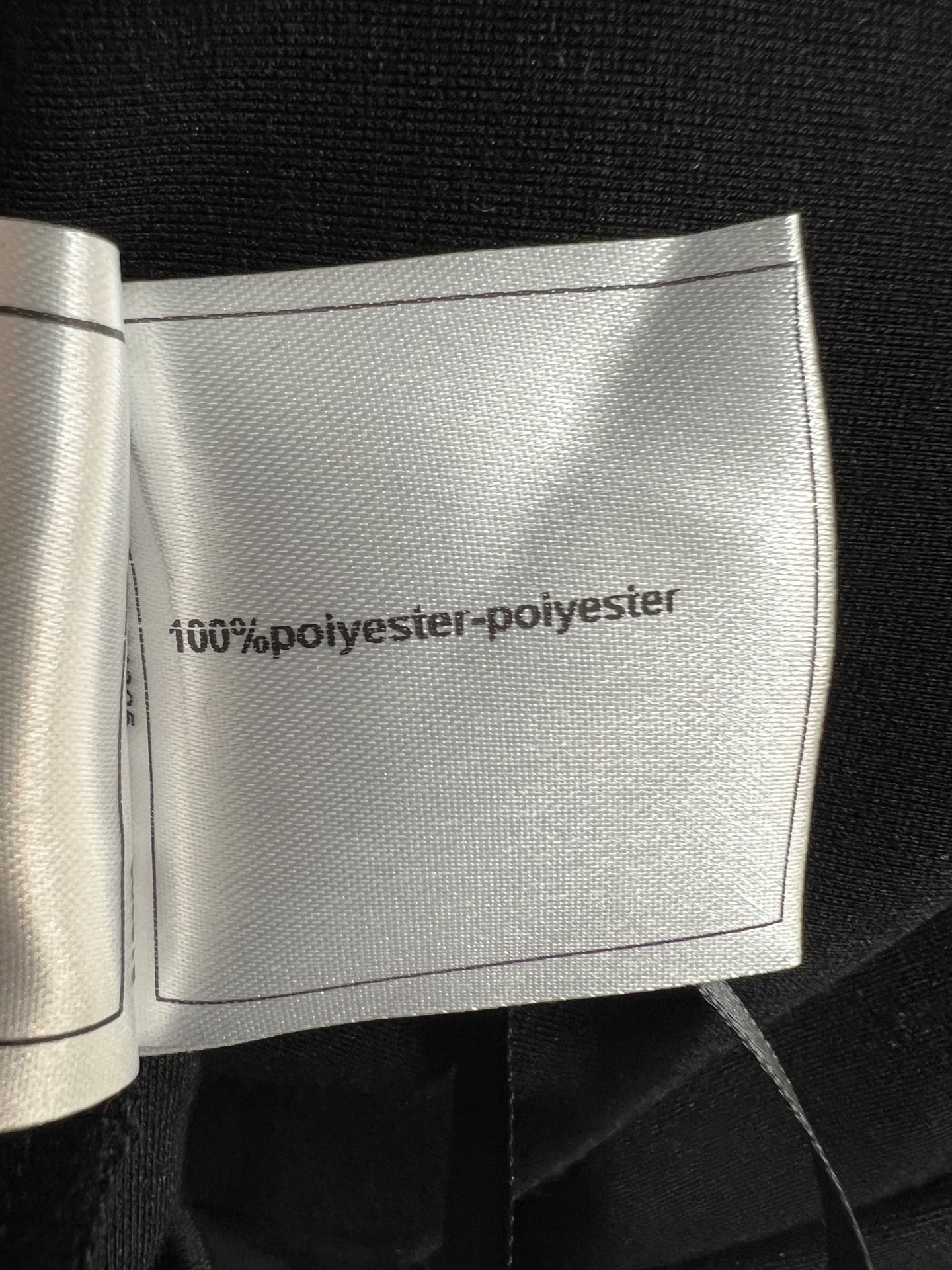 C家 26春夏新款 黑色微喇裤 黑色纯棉面料 舒适又时髦 后侧白色双C刺绣超有辨识度 微喇裤型修饰腿型 