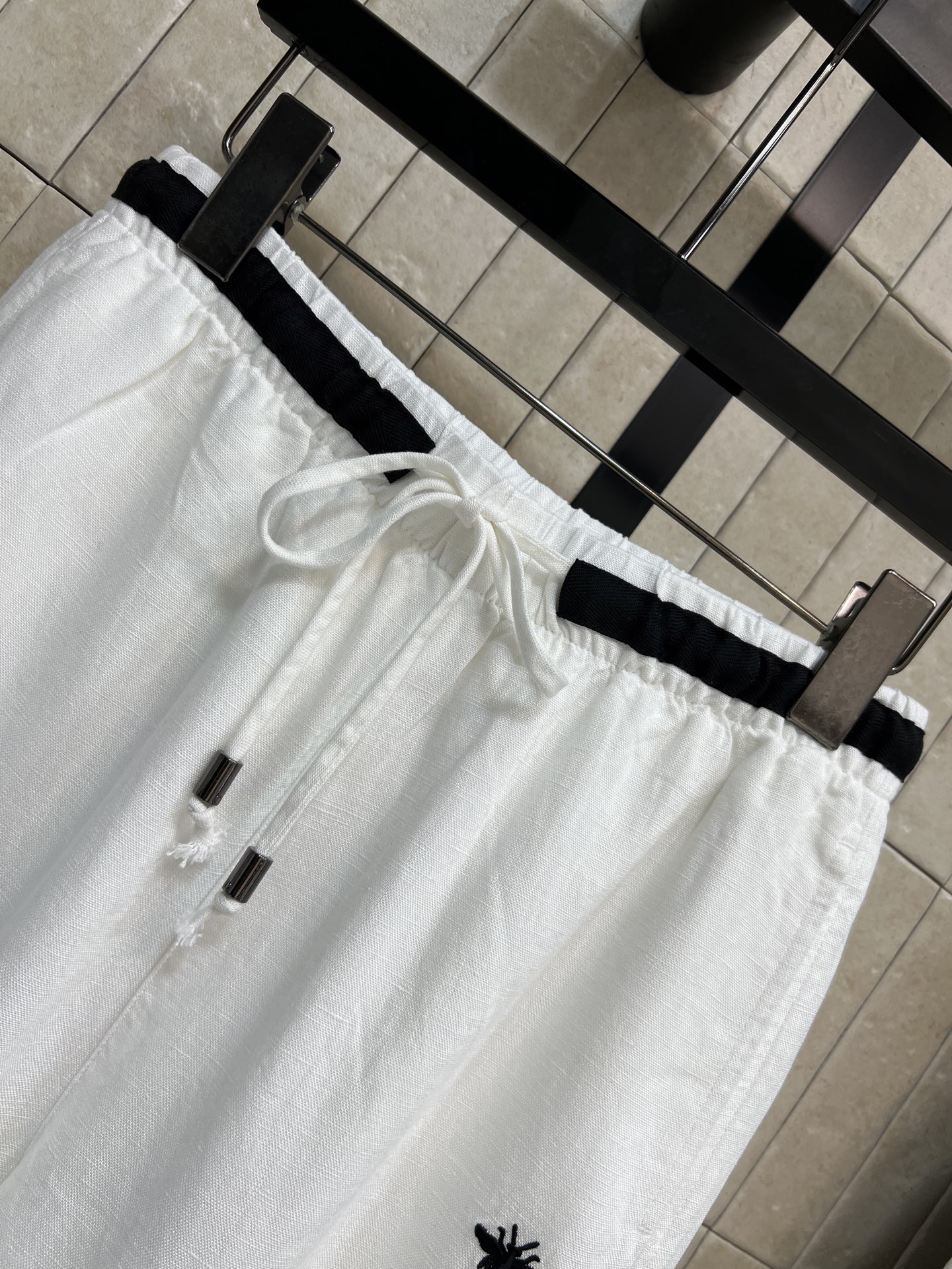 D家 26春夏新款 亚麻阔腿裤 轻薄透气的亚麻面料 高腰+松紧抽绳设计 显瘦又包容各种身材 宽松直筒裤型