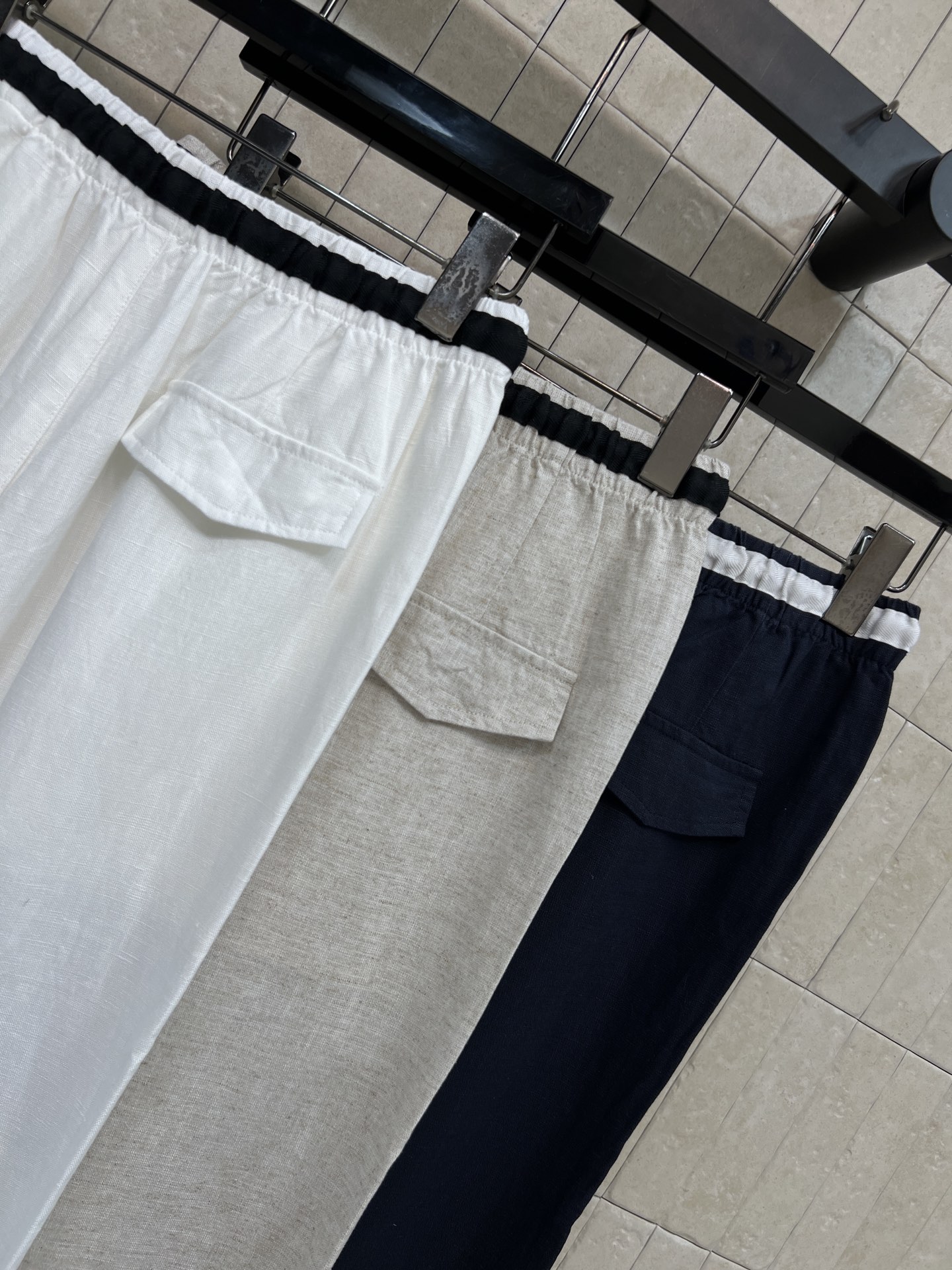 D家 26春夏新款 亚麻阔腿裤 轻薄透气的亚麻面料 高腰+松紧抽绳设计 显瘦又包容各种身材 宽松直筒裤型