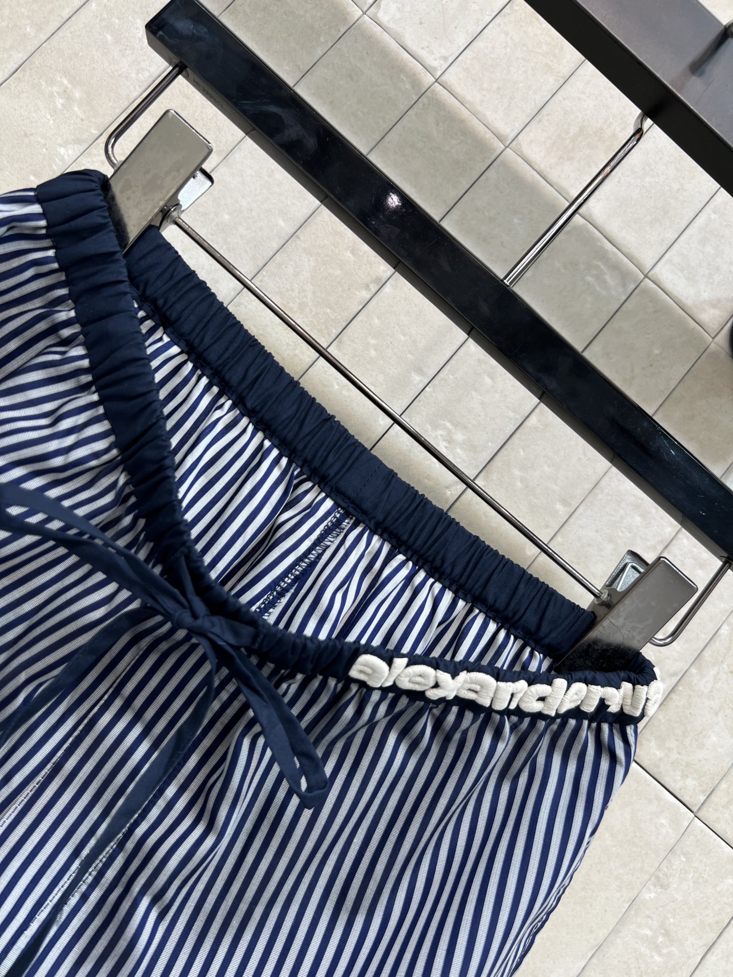 AW家 26春夏新款 竖条纹阔腿裤 松紧腰+抽绳 适合多种身材 竖条纹显瘦又拉长腿部线条 搭配厚底鞋或凉