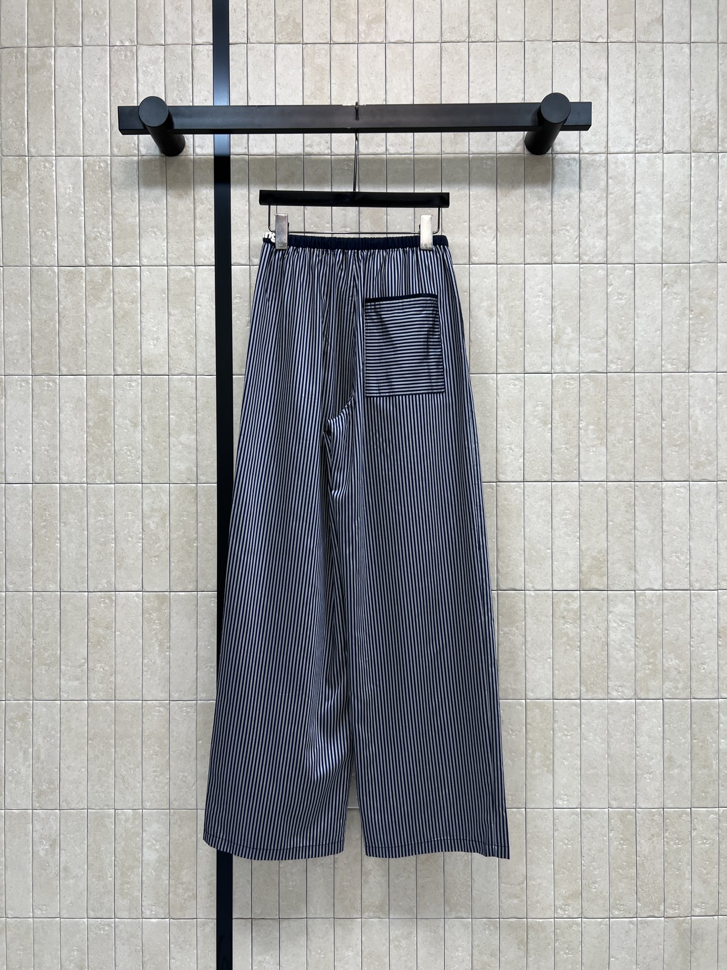 AW家 26春夏新款 竖条纹阔腿裤 松紧腰+抽绳 适合多种身材 竖条纹显瘦又拉长腿部线条 搭配厚底鞋或凉