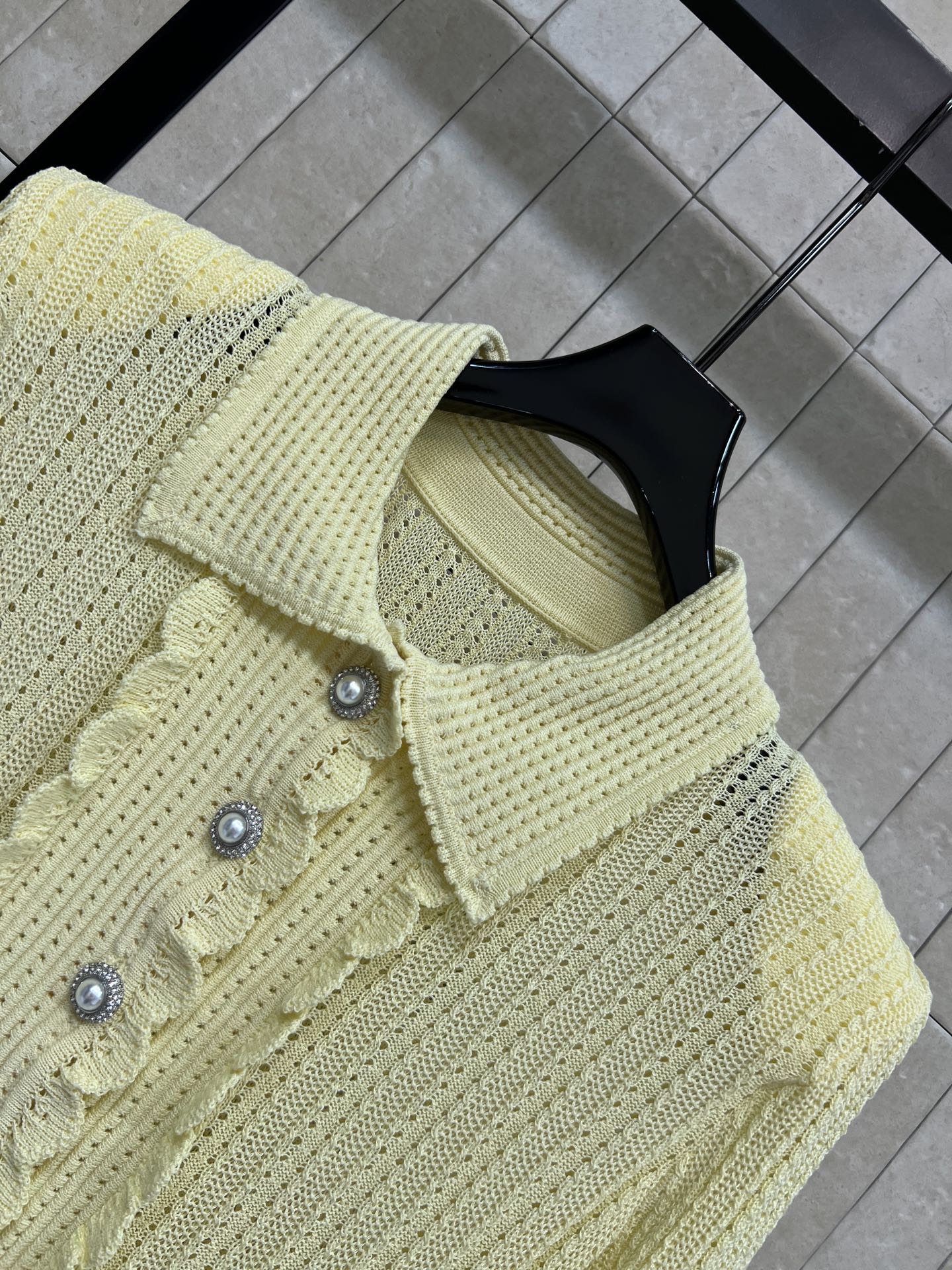 Self家 26春夏新款 针织连衣裙 翻领开衫+蕾丝半裙 针织面料软糯亲肤 蕾丝拼接细节满满 荷叶边+钻