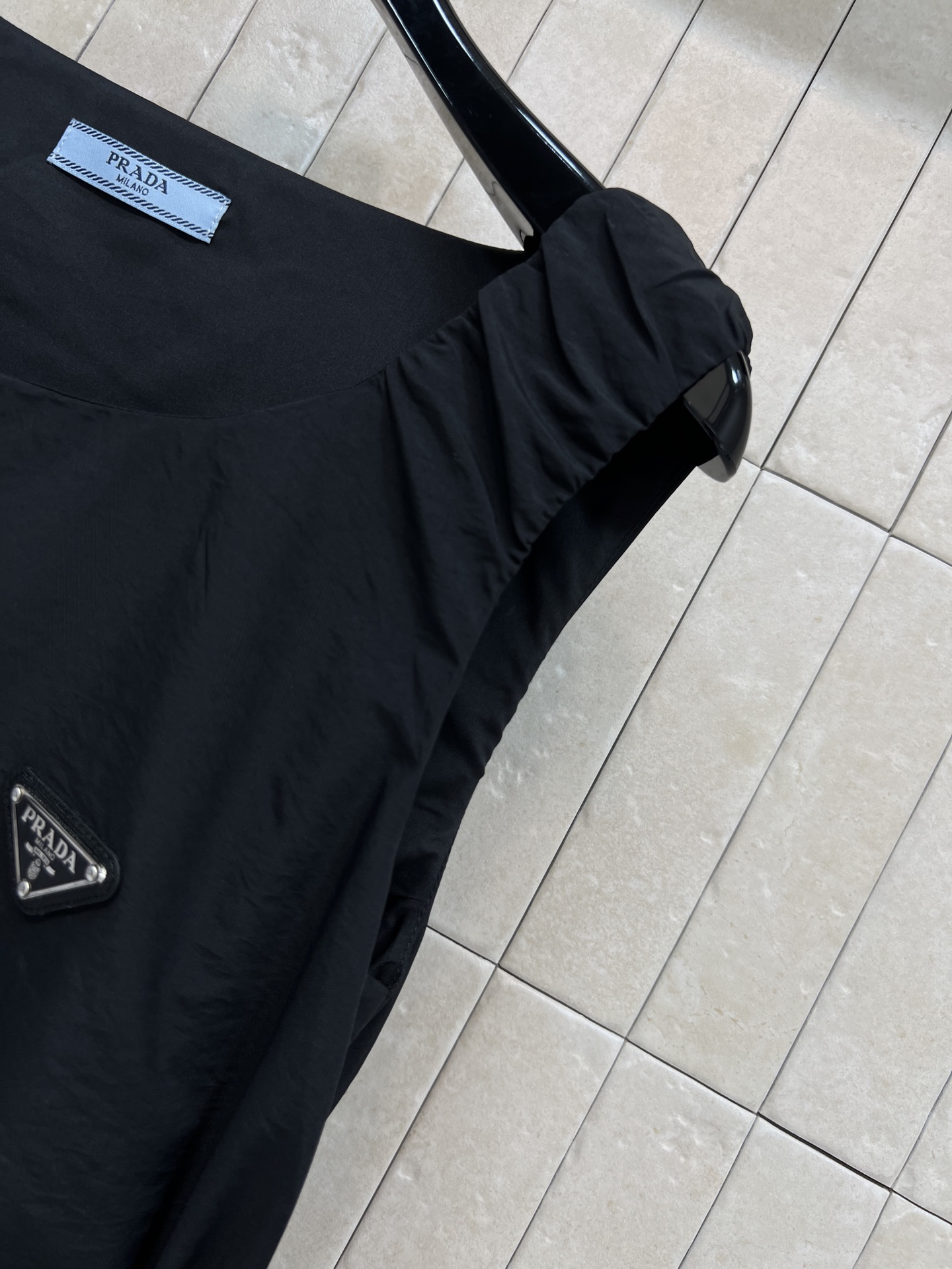 PD家 26 春夏新款 收腰抽绳背心裙 轻薄透气 春夏天穿超舒服 圆领无袖+抽绳收腰 伞裙下摆 修饰身形