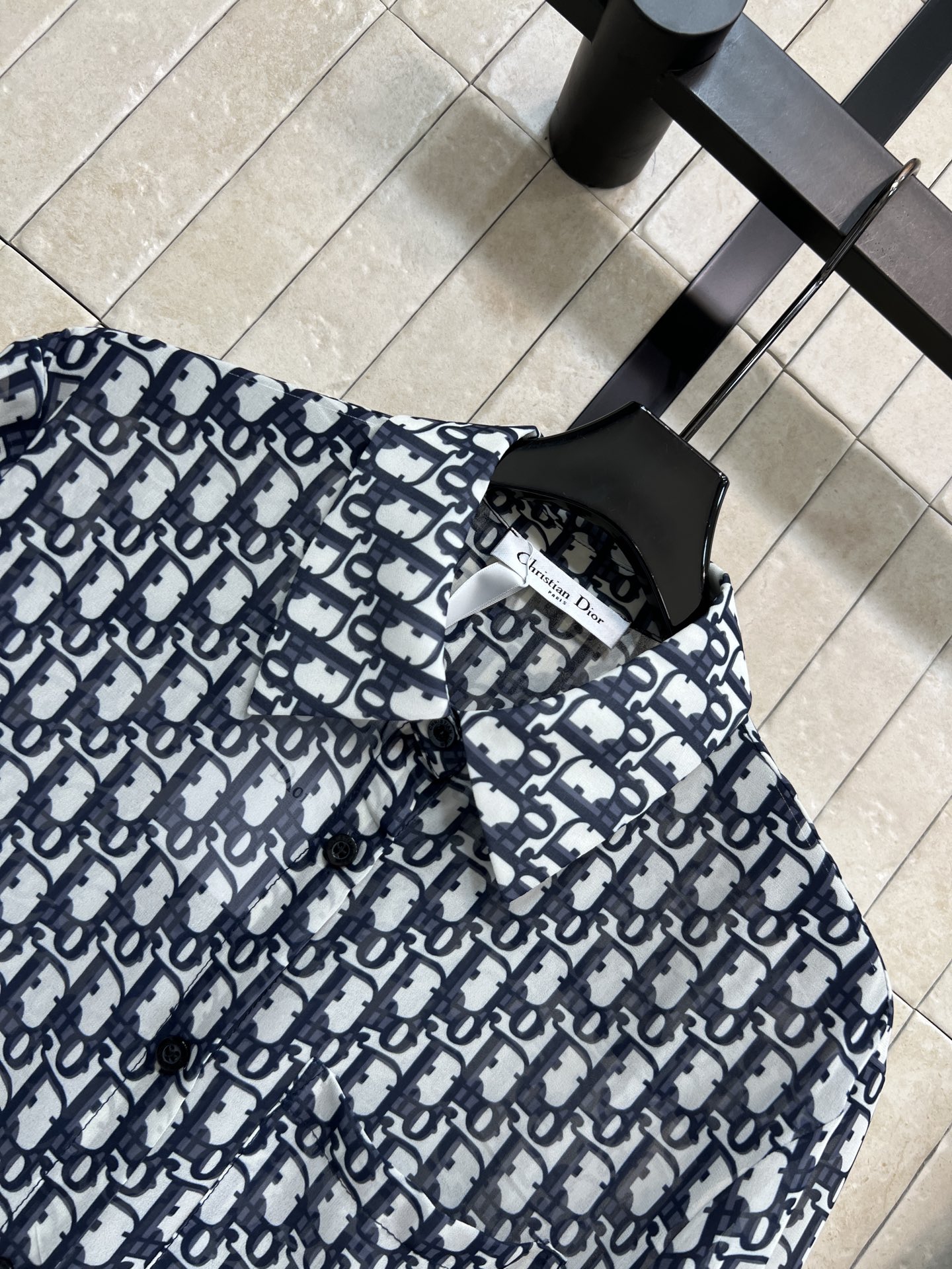 D家 26春夏新款 老花衬衫套装 翻领长袖衬衫+高腰短款 轻薄面料 透气垂坠 宽松版型短裤配套老花和衬衫