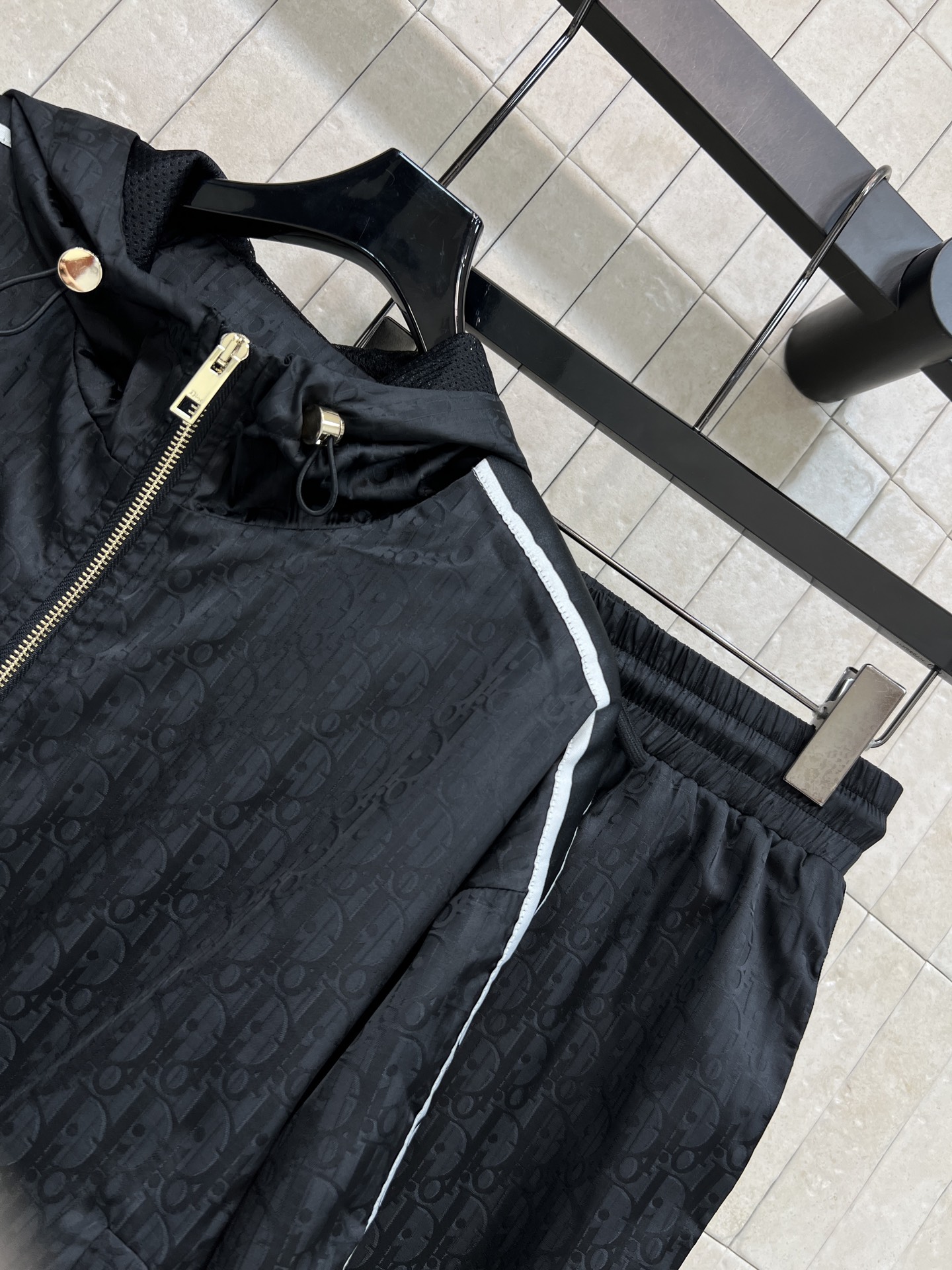 D家 26春夏新款 提花连帽套装 连帽外套+高腰短款 高质量纯棉面料 外套拉链+下摆抽绳 侧边品牌织带 