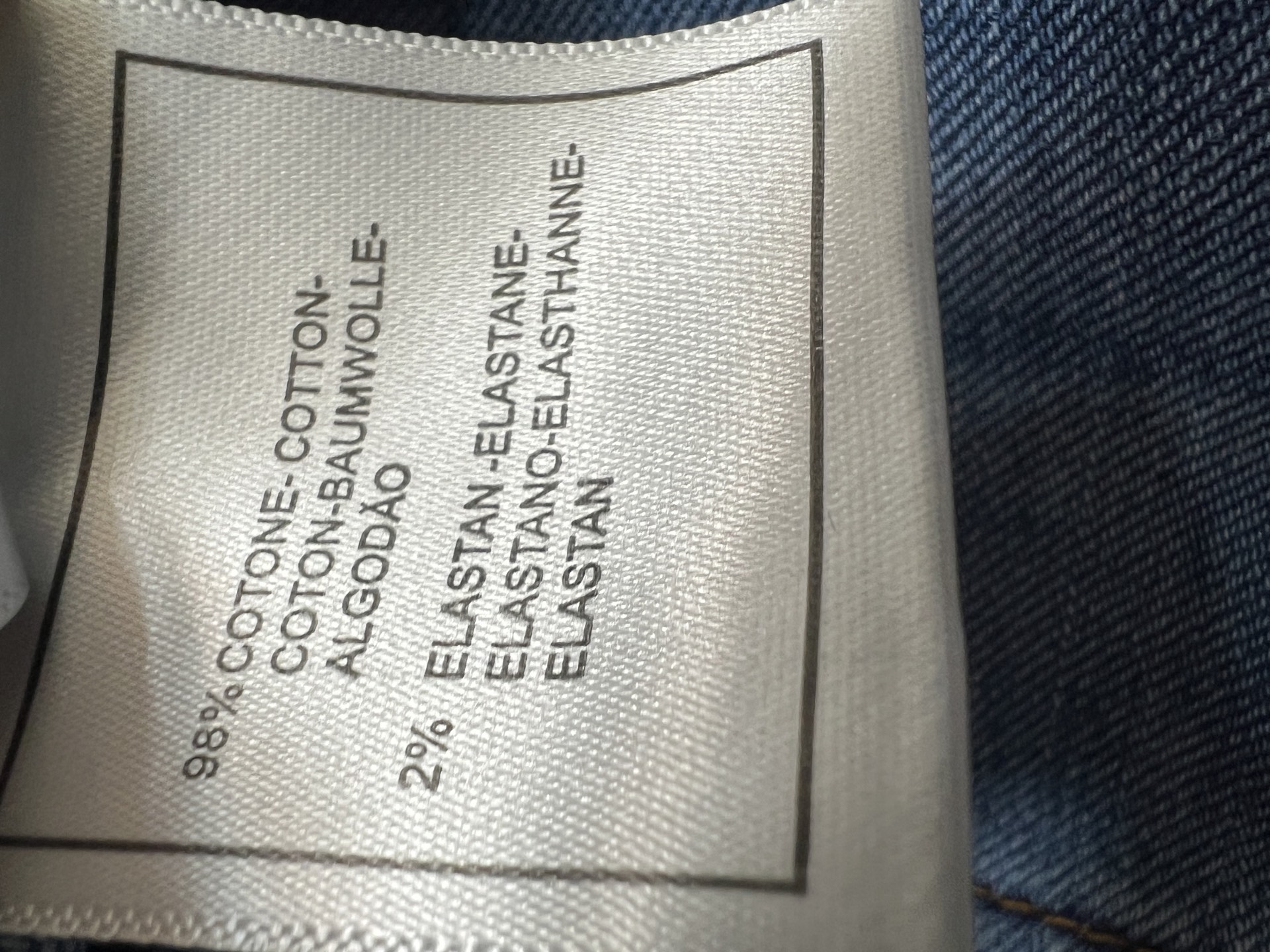 PD家 26春夏新款 ​​高腰微喇牛仔裤 经典牛仔棉质面料 四面弹力 穿着舒适又显瘦 微喇裤型修饰腿型 