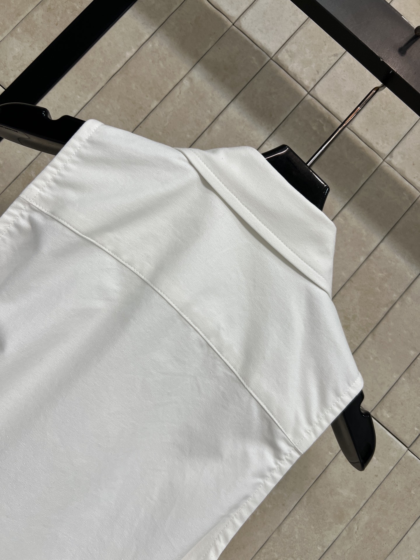 POL家 26春夏新款 无袖衬衫连衣裙 纯棉材质 透气又挺括 无袖翻领+Polo领设计 学院风满满 腰间