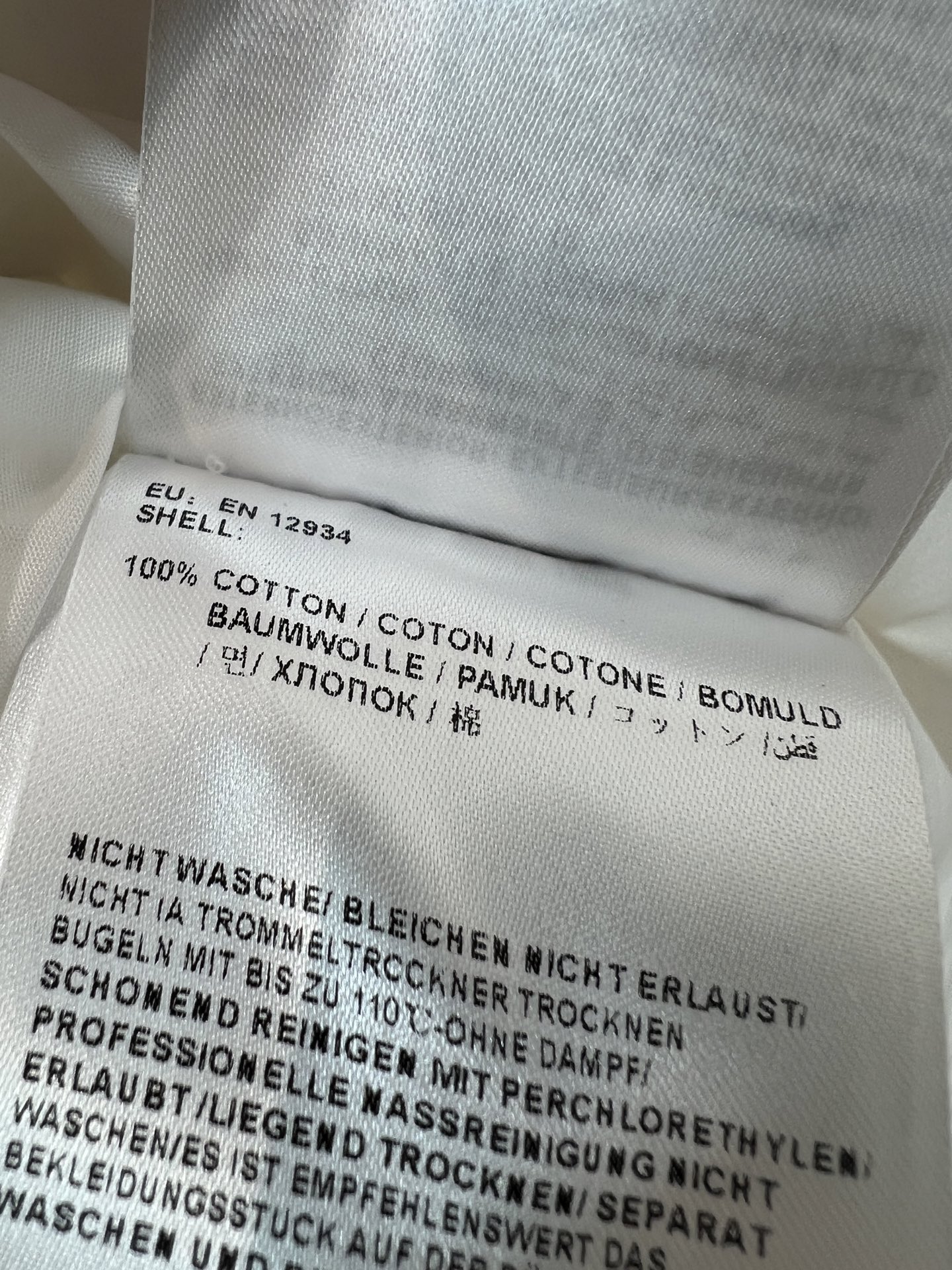 MO家 26春夏新款 白色刺绣衬衫套装 白色刺绣衬衫裙+高腰短裤 采用棉质面料 胸前几何刺绣超精致 短裤