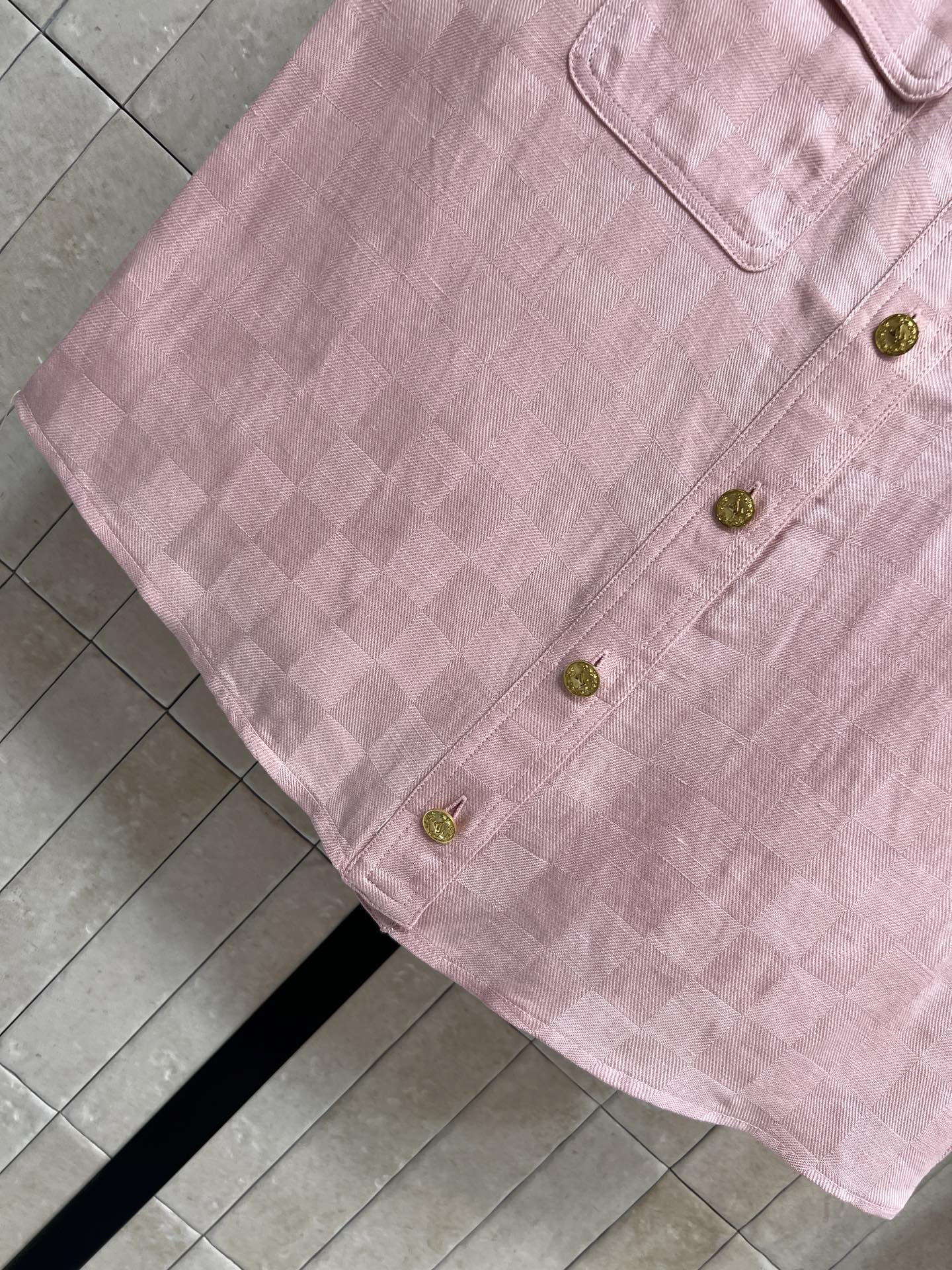 L家 26春夏新款 格纹无袖衬衫套装 无袖衬衫+高腰短裙 轻薄透气面料超适合春夏 翻领衬衫金属纽扣 对称