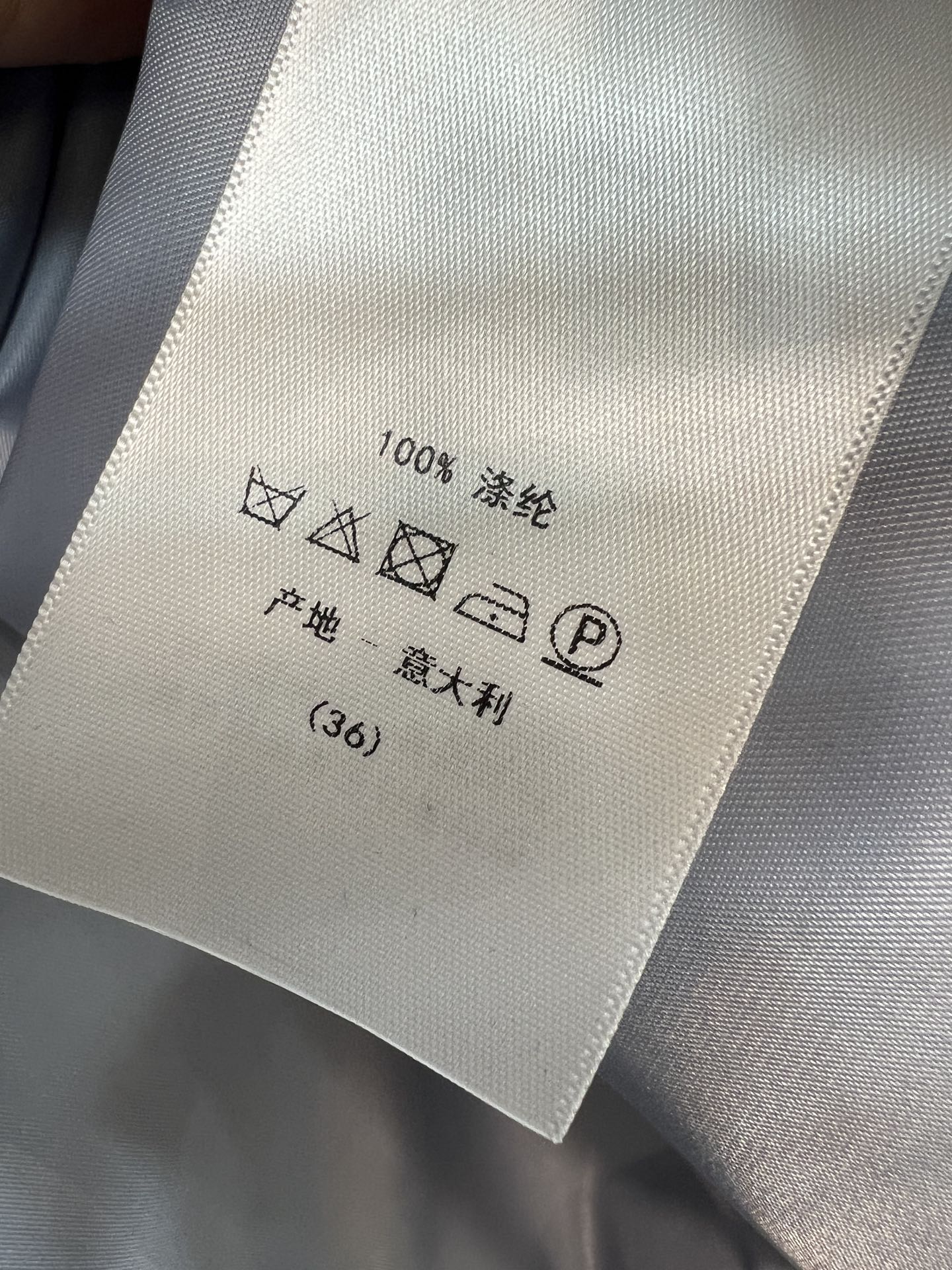 D家 26春夏新款 印花连帽外套 短款宽松版型+连帽设计 实用又时髦 颜色清新百搭 面料轻薄透气 自带品