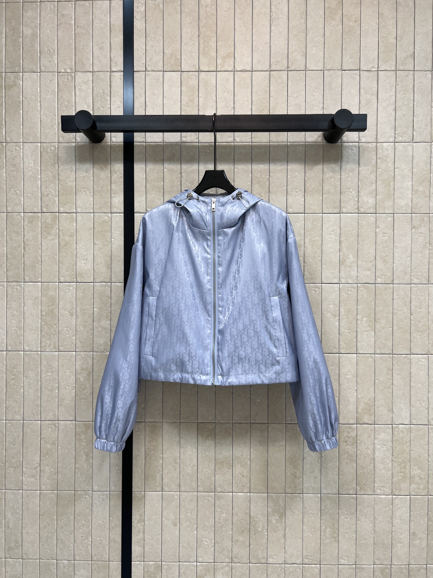 D家 26春夏新款 印花连帽外套 短款宽松版型+连帽设计 实用又时髦 颜色清新百搭 面料轻薄透气 自带品