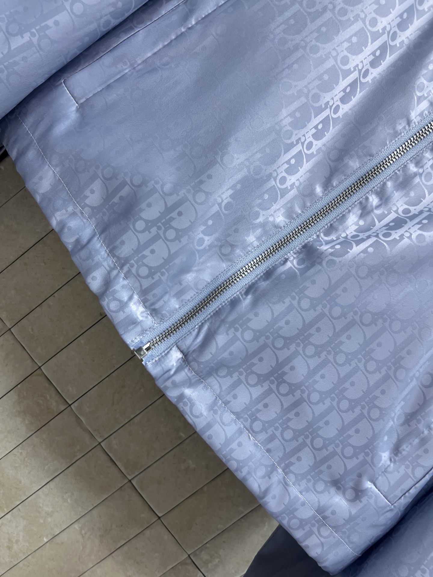 D家 26春夏新款 印花连帽外套 短款宽松版型+连帽设计 实用又时髦 颜色清新百搭 面料轻薄透气 自带品