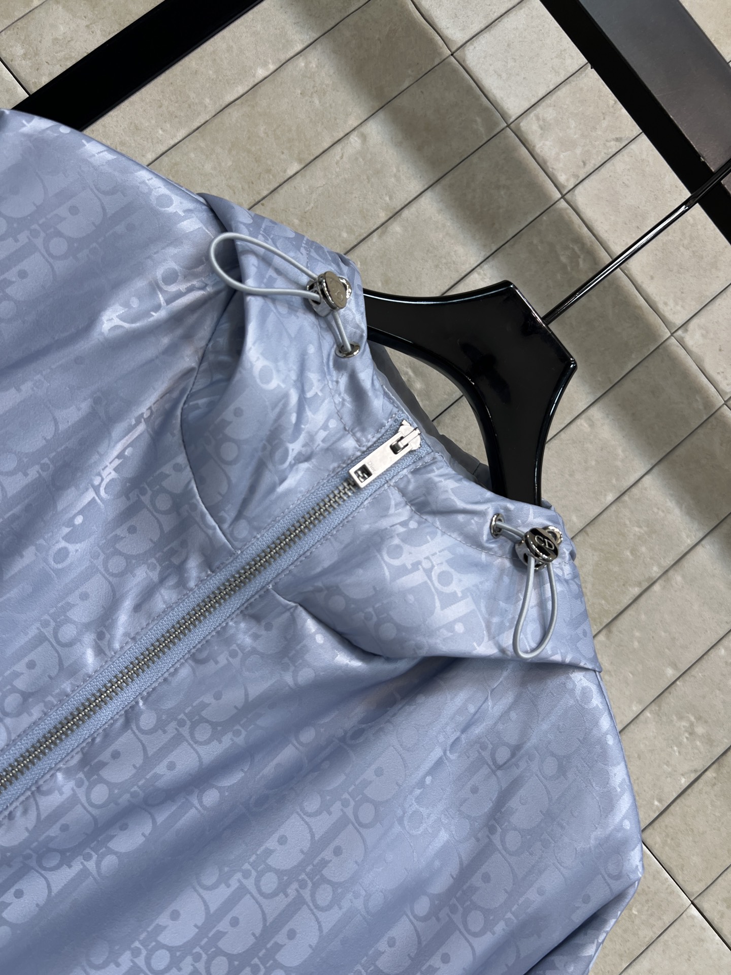 D家 26春夏新款 印花连帽外套 短款宽松版型+连帽设计 实用又时髦 颜色清新百搭 面料轻薄透气 自带品