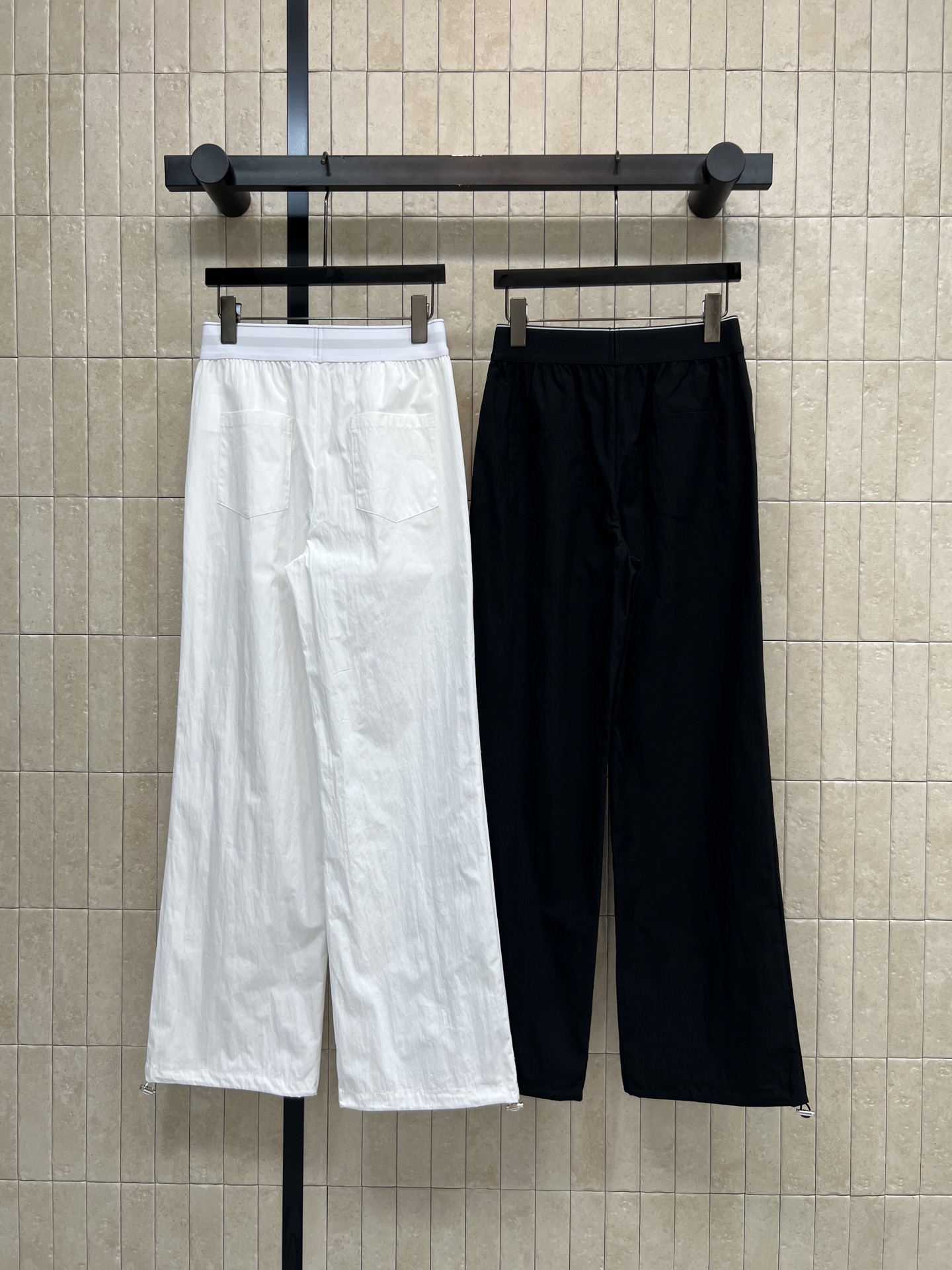 AW家 26春夏新款 高腰休闲阔腿裤 速干面料轻薄透气 春夏穿自带凉感 宽松直筒版型+可调节裤脚设计 藏