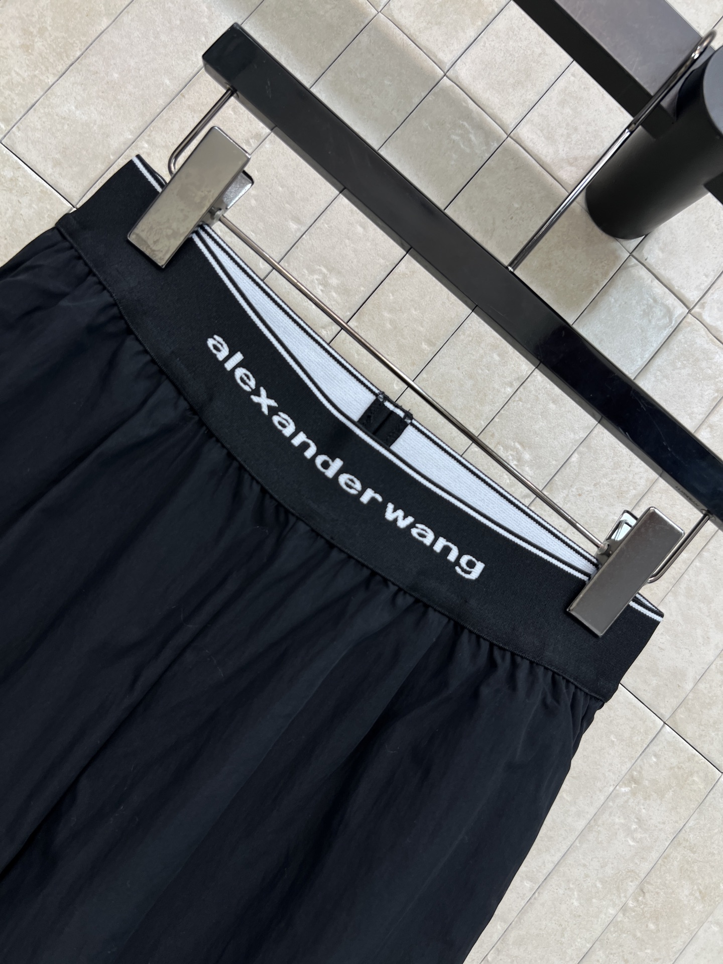 AW家 26春夏新款 高腰休闲阔腿裤 速干面料轻薄透气 春夏穿自带凉感 宽松直筒版型+可调节裤脚设计 藏