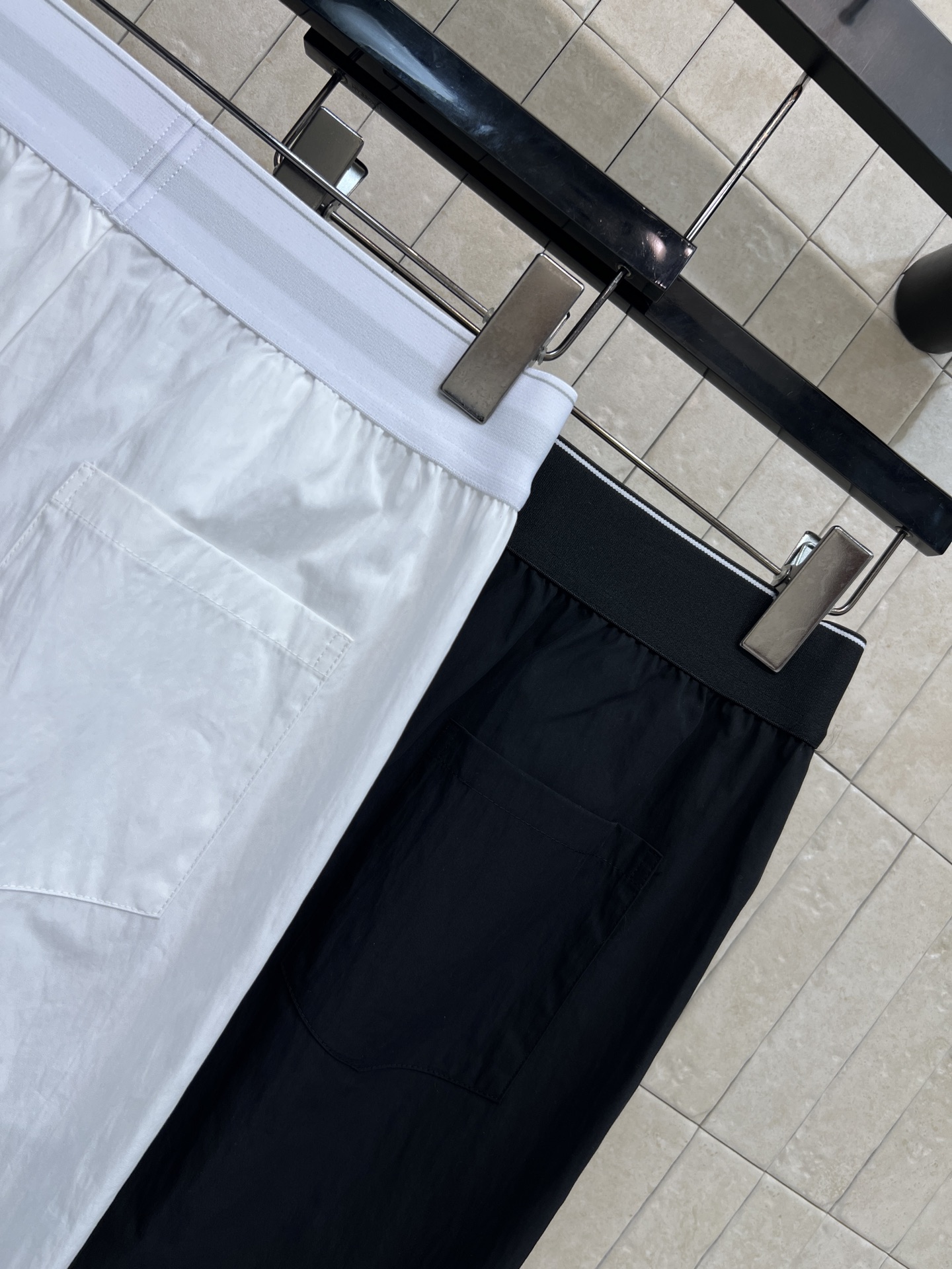 AW家 26春夏新款 高腰休闲阔腿裤 速干面料轻薄透气 春夏穿自带凉感 宽松直筒版型+可调节裤脚设计 藏