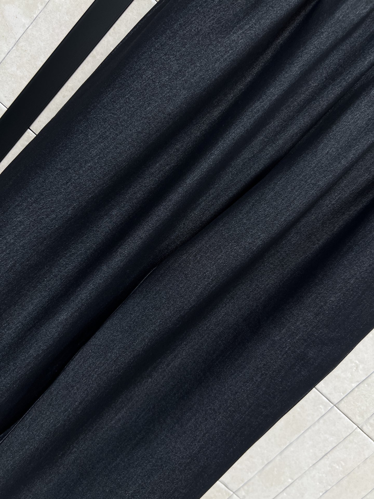 D家 26春夏新款 柔软透气，垂坠感满分 松紧腰头+字母装饰 舒适又时髦 宽松直筒阔腿设计 显瘦修饰腿型