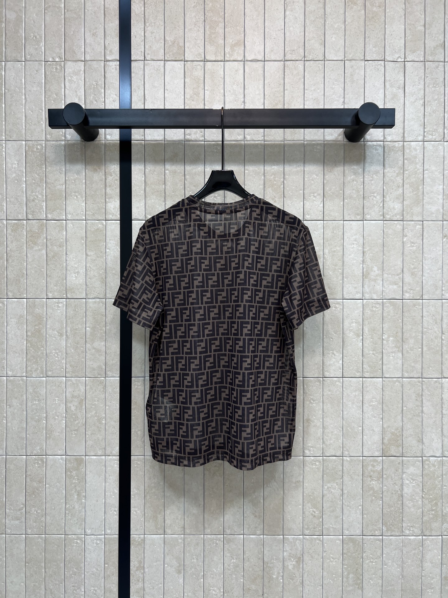 FD家 26春夏新款 老花短袖T恤 轻薄网纱面料 透气不闷汗 自带凉感 标志性双F老花 品牌辨识度拉满 