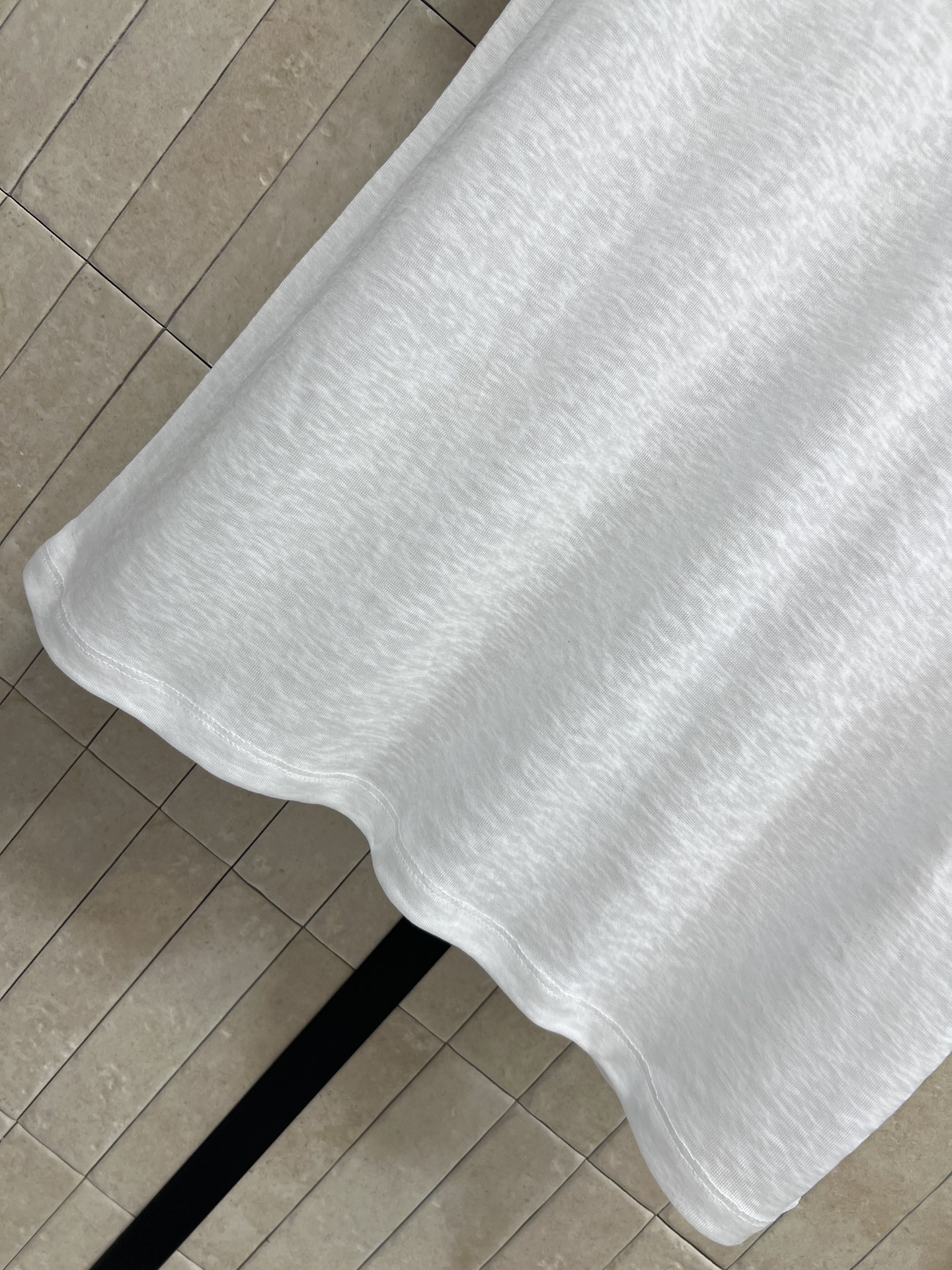 CE家 26春夏新款 圆领插肩短袖T恤 采用轻薄透气面料春夏天穿超舒服 插肩设计修饰肩部线条 活动更灵活