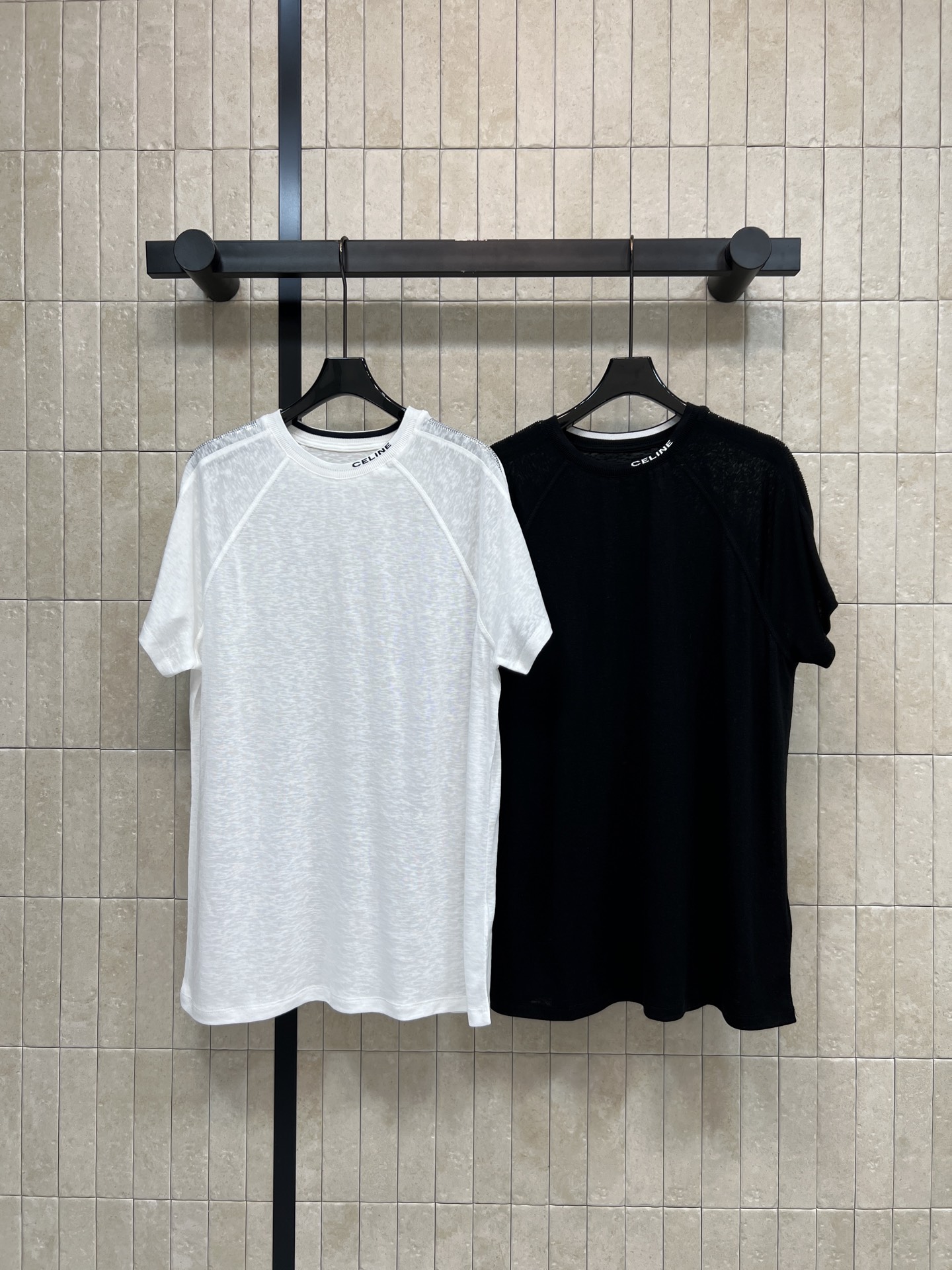 CE家 26春夏新款 圆领插肩短袖T恤 采用轻薄透气面料春夏天穿超舒服 插肩设计修饰肩部线条 活动更灵活