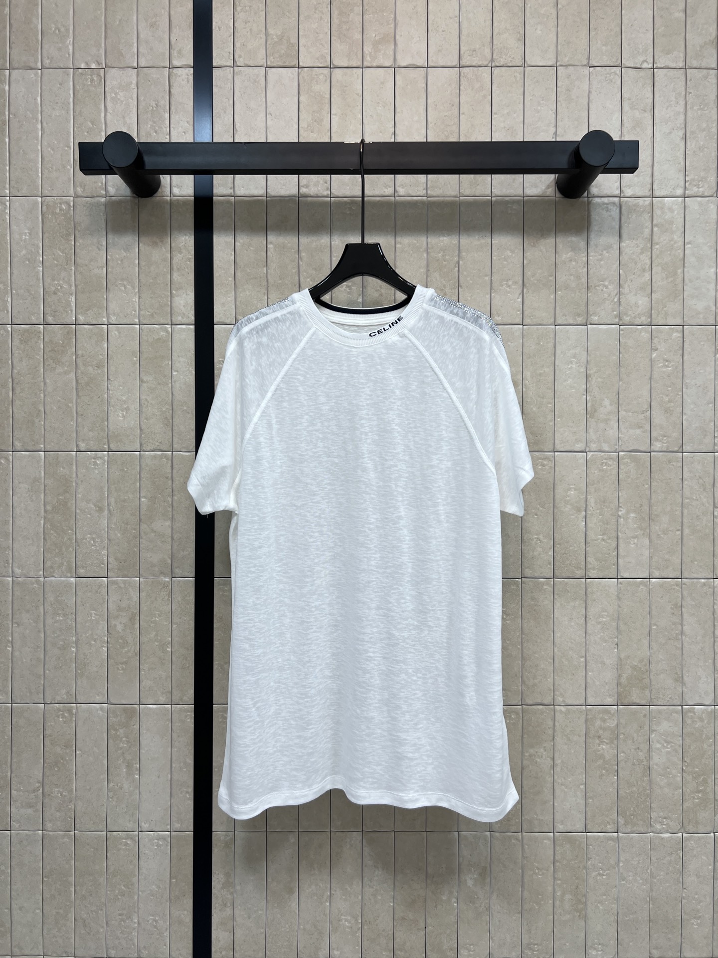 CE家 26春夏新款 圆领插肩短袖T恤 采用轻薄透气面料春夏天穿超舒服 插肩设计修饰肩部线条 活动更灵活