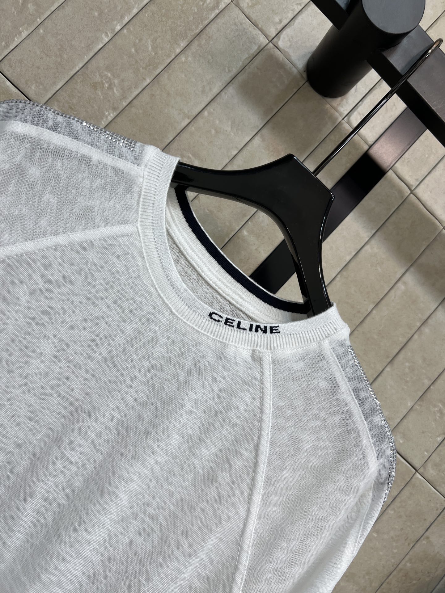 CE家 26春夏新款 圆领插肩短袖T恤 采用轻薄透气面料春夏天穿超舒服 插肩设计修饰肩部线条 活动更灵活