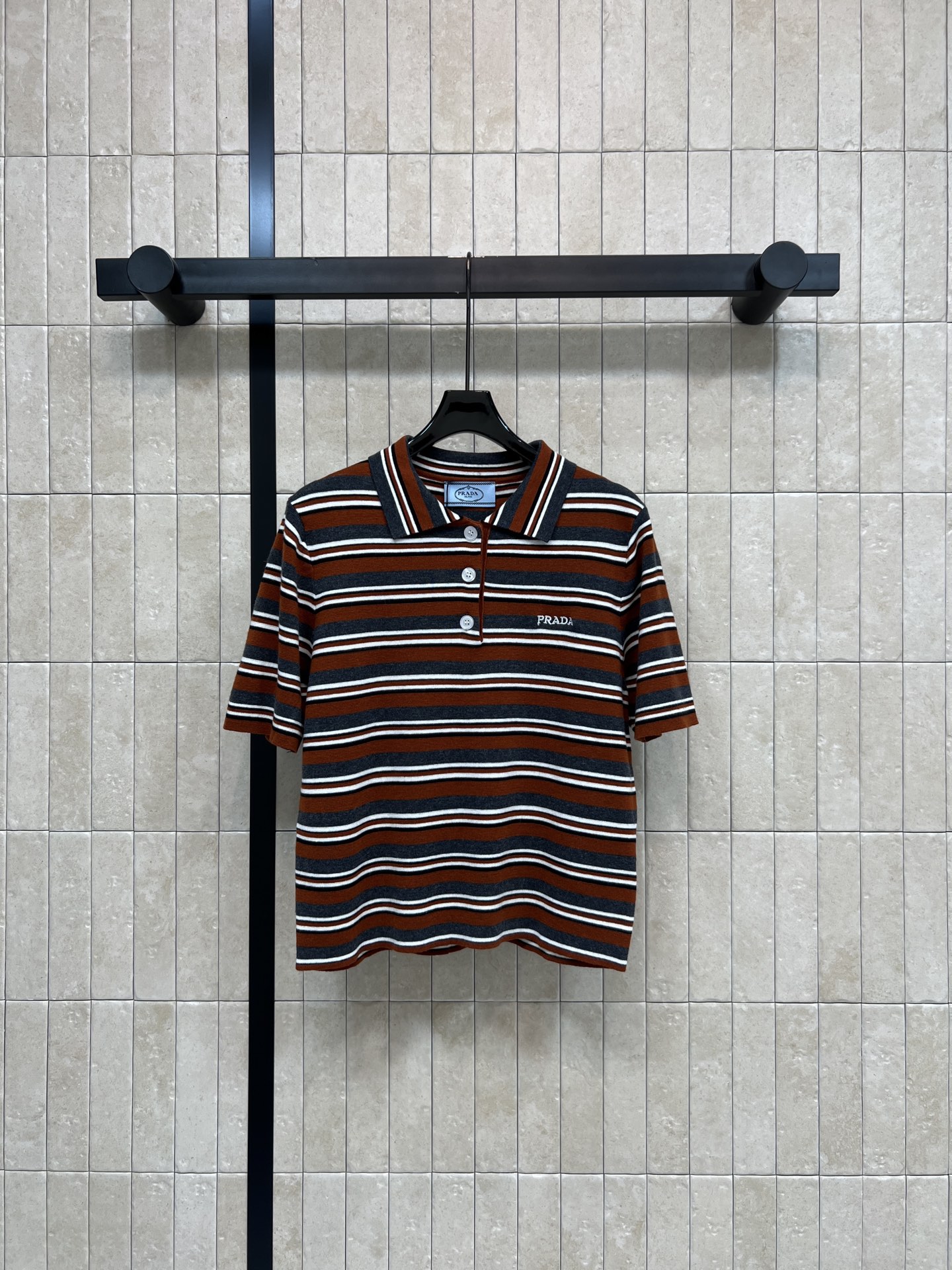 PD家 26春夏新款 条纹翻领短袖T恤 Polo翻领+刺绣logo 细节感拉满 短款剪裁 优化身材比例 