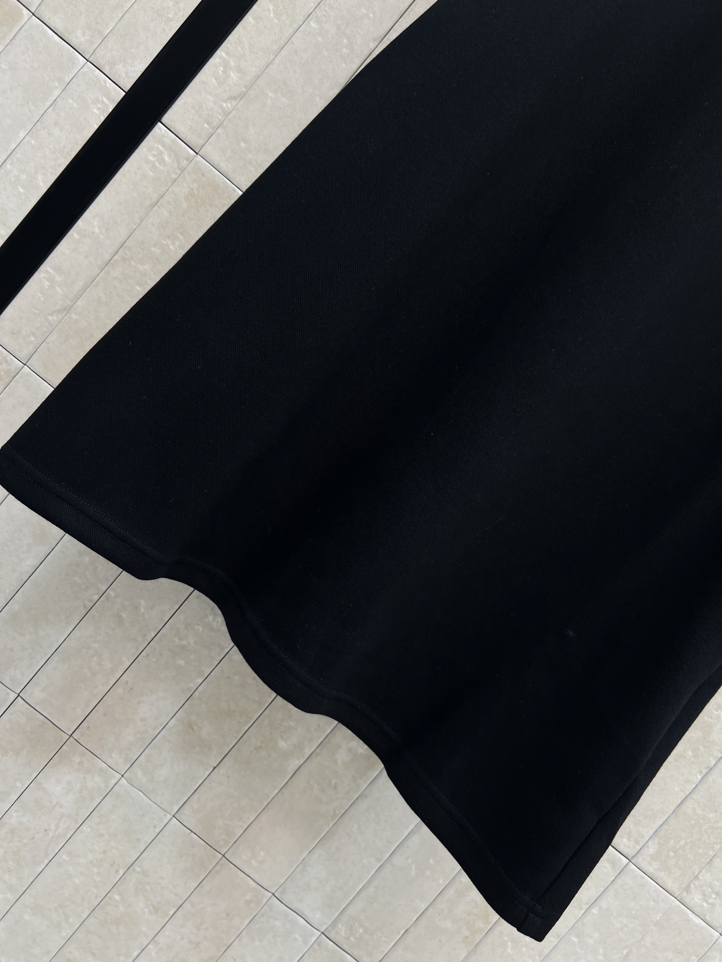 PD家 26春夏新款 POLO领连衣裙 垂坠感面料 舒适透气 经典Polo翻领设计 减龄又百搭 三颗纽扣