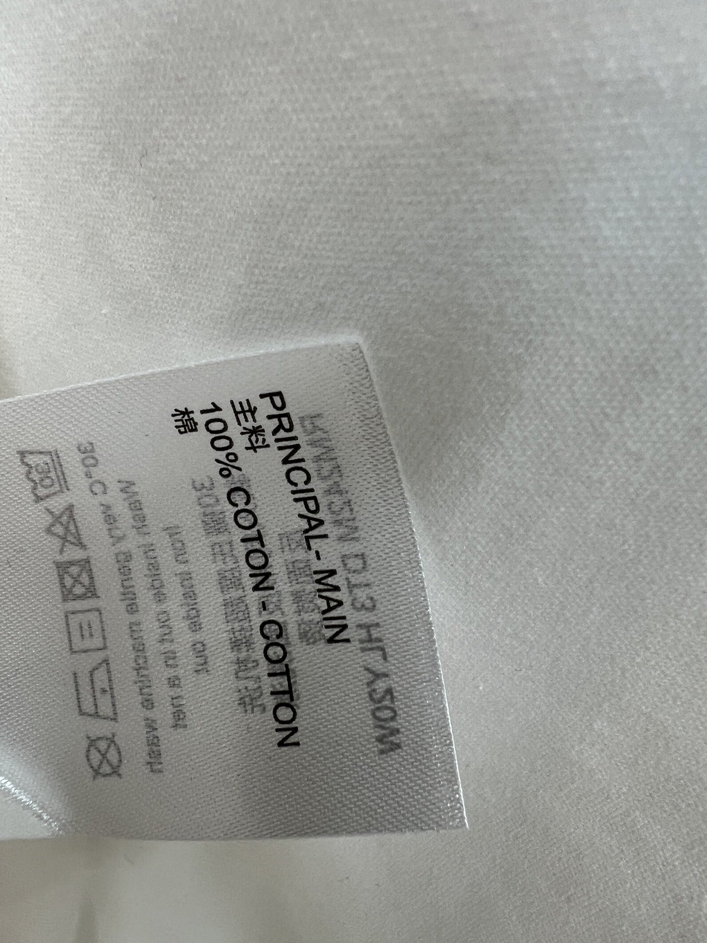 L家 26春夏新款 刺绣口袋T恤 采用纯棉面料 透气性超棒 胸前口袋有彩色logo刺绣 复古又时髦 圆领