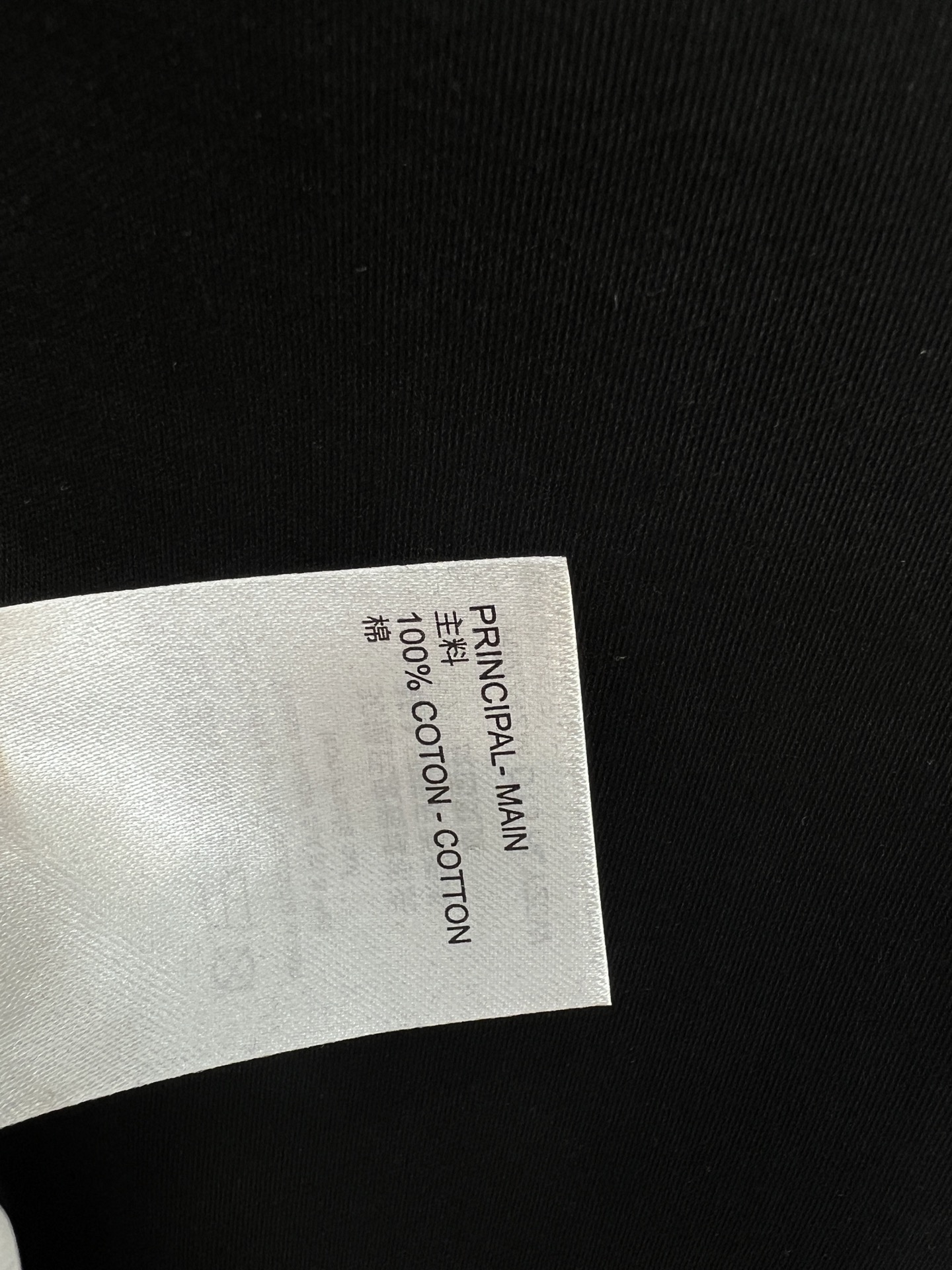 L家 26春夏新款 口袋印花T恤 棉料垂坠挺括不易变形 不对称口袋拼接设计+流苏印花 细节满分 宽松落肩