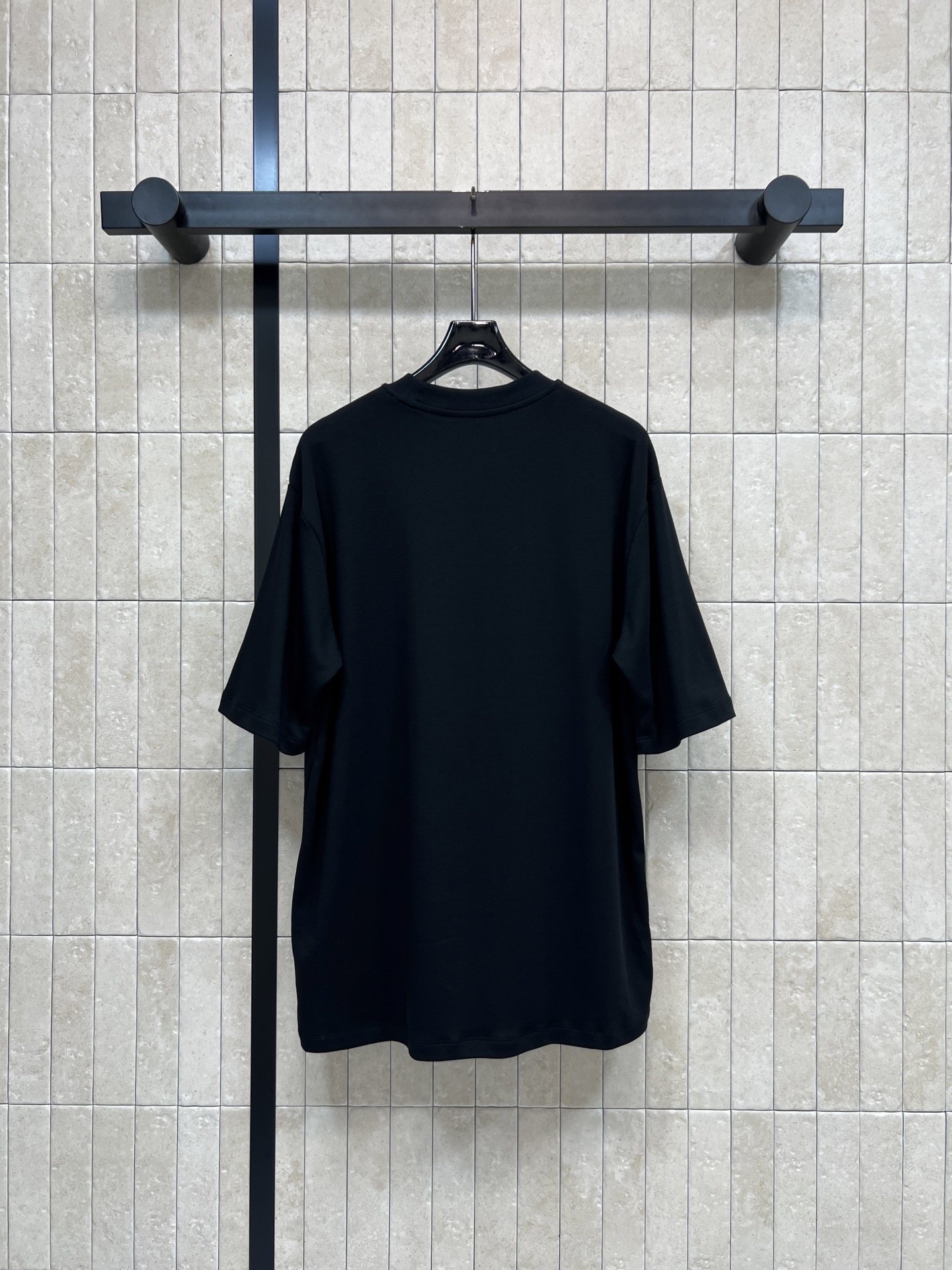 L家 26春夏新款 口袋印花T恤 棉料垂坠挺括不易变形 不对称口袋拼接设计+流苏印花 细节满分 宽松落肩