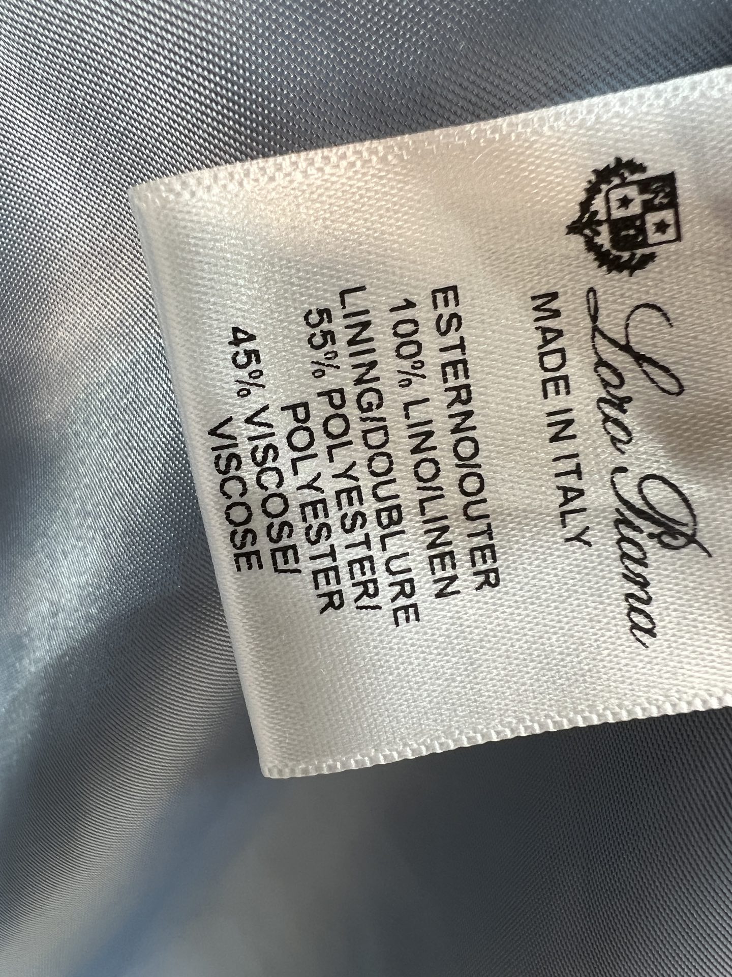 26春夏新款 亚麻西装外套 采用纯亚麻面料轻薄透气 V领+两粒扣设计 简约又高级 微宽松松弛廓形包容各种