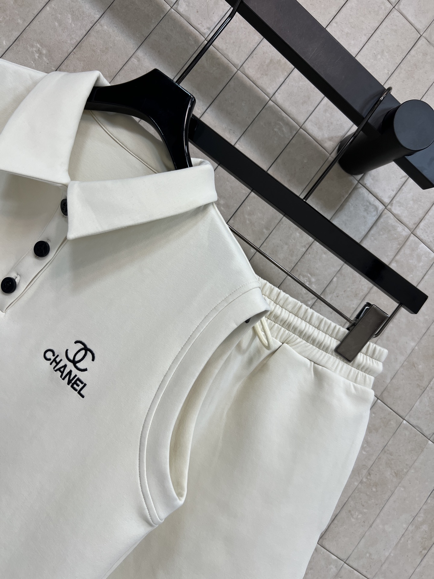 CE家 26春夏新款 无袖Polo套装 无袖Polo+高腰短裤 简约又高级 logo刺绣超有辨识度 空气