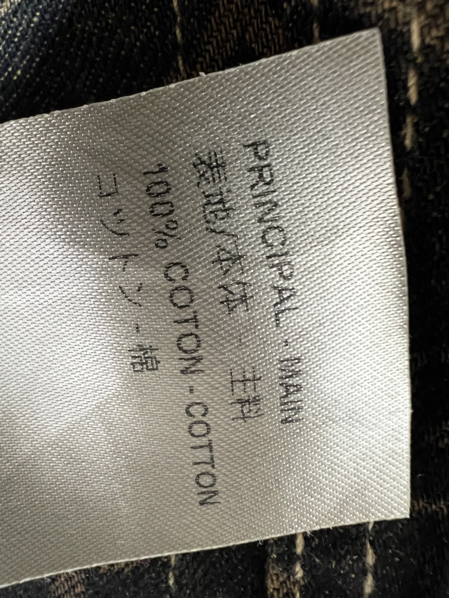 L家 26春夏新款 老花牛仔连衣裙 牛仔面料挺括有型不易软塌 明线走线工整精致 简约无袖圆领设计 利落大