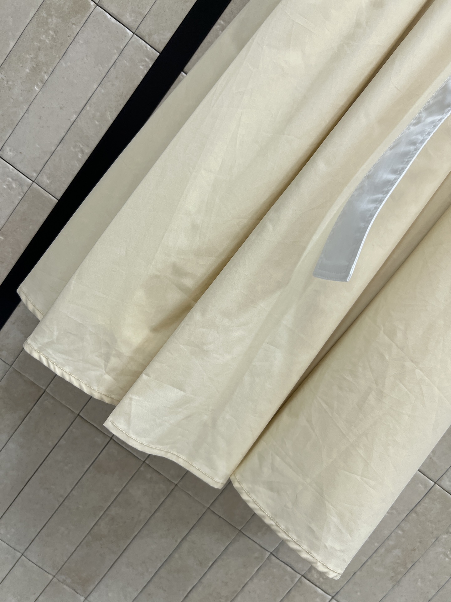 L家 26春夏新款 拼接高腰半裙 采用高品质纯棉面料 垂坠感满分 穿着舒适 搭配别致交叉腰带+金属扣细节
