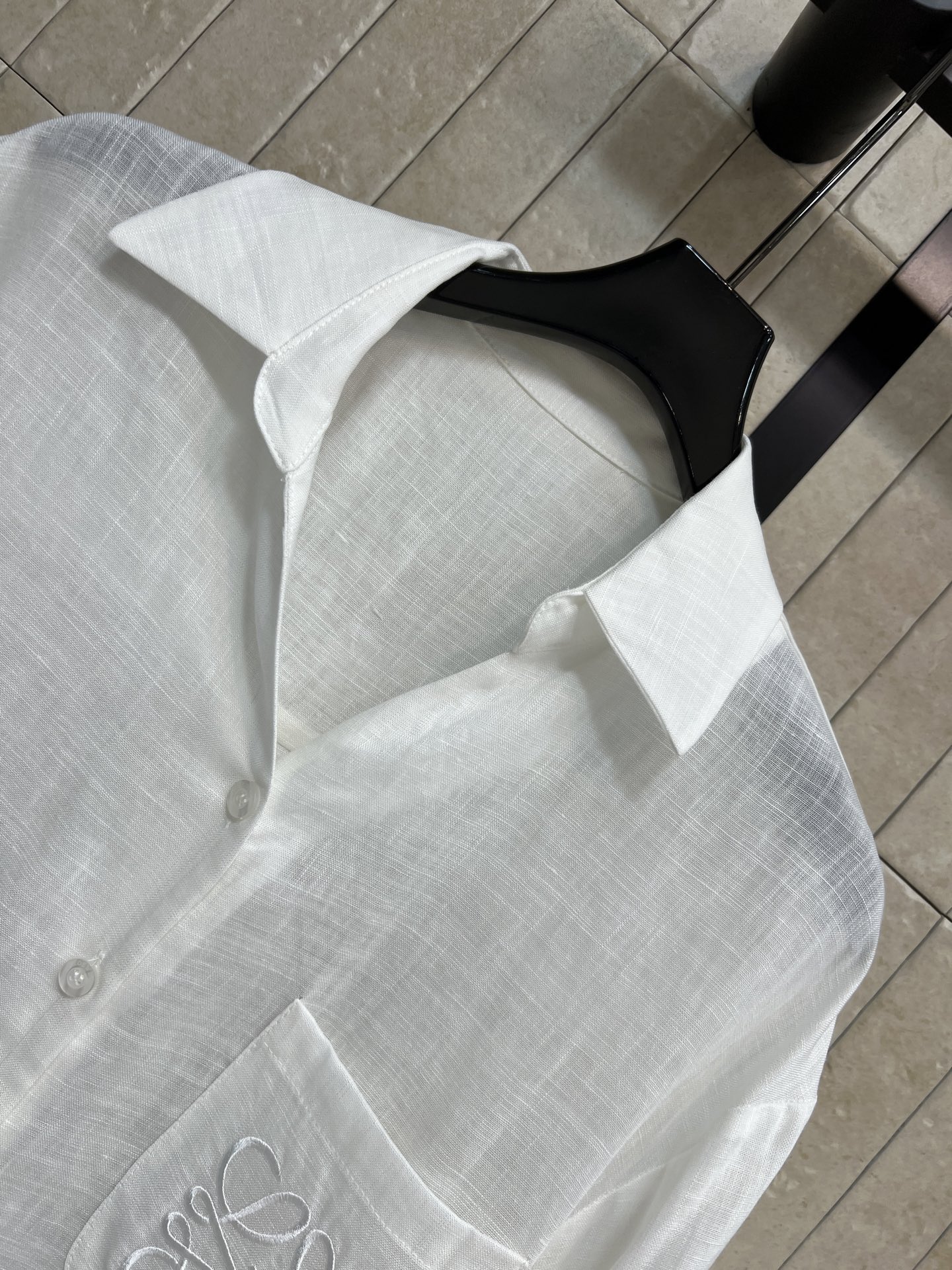 LW家 26春夏新款 V领衬衫套装 翻领中袖上衣+抽绳半裙 衬衫胸前刺绣口袋细节满分 宽松版型+抽绳设计