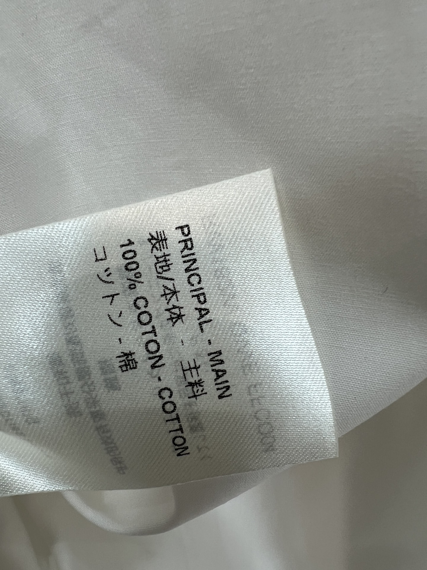 L家 26夏季新款 腰带设计白衬衫 纯棉面料 经典翻领长袖 侧腰撞色系带设计 logo细带打破单调感 可
