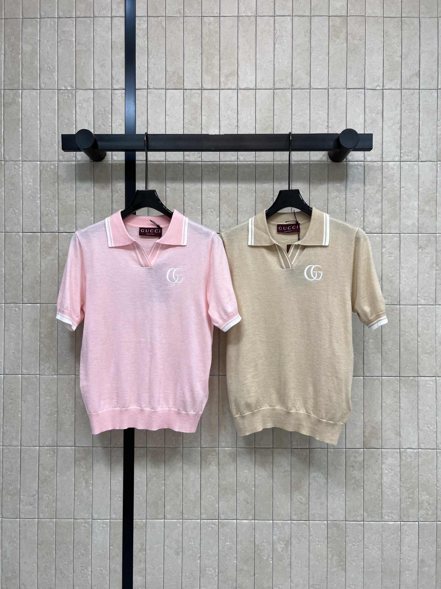 G家 26夏季新款 Polo领短袖T恤 柔软羊毛面料 穿着舒适透气 经典Polo领+白色条纹 胸前双G刺