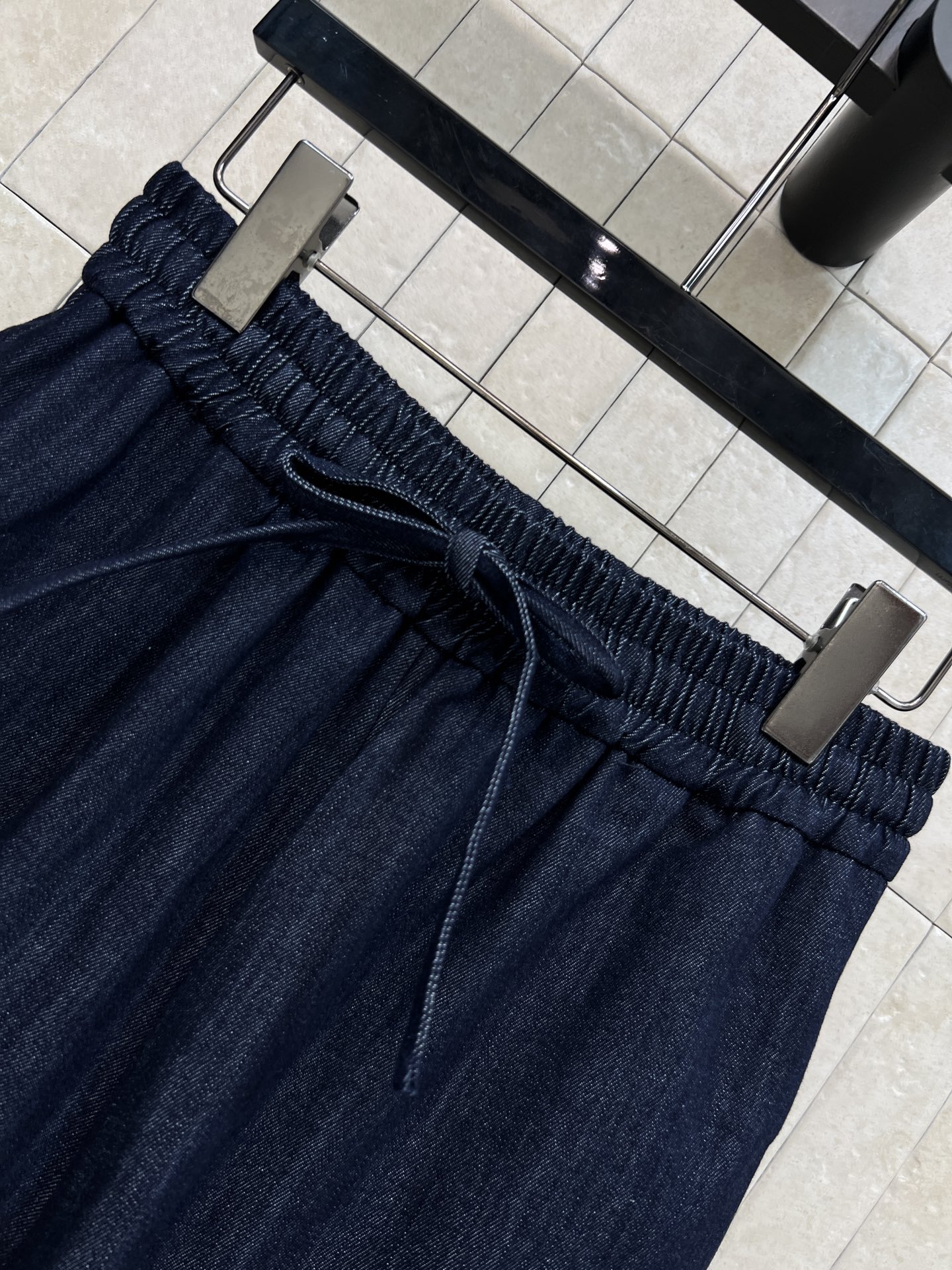 D家 26夏季新款 牛仔衬衫套装 翻领衬衫+抽绳短裤 高垂感牛仔面料 利落大翻领修饰颈部线条 宽松落肩版