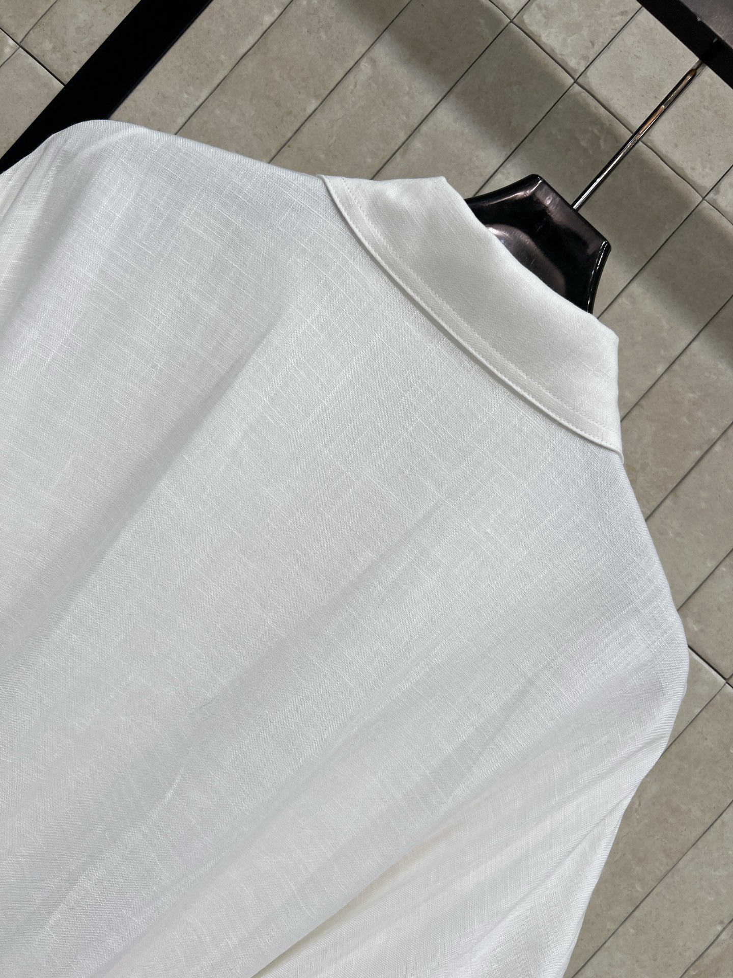 26夏季新款 亚麻衬衫连衣裙 亚麻面料轻薄透气 夏天穿超舒服～白色简约设计 翻领+短袖+双口袋 干练又实