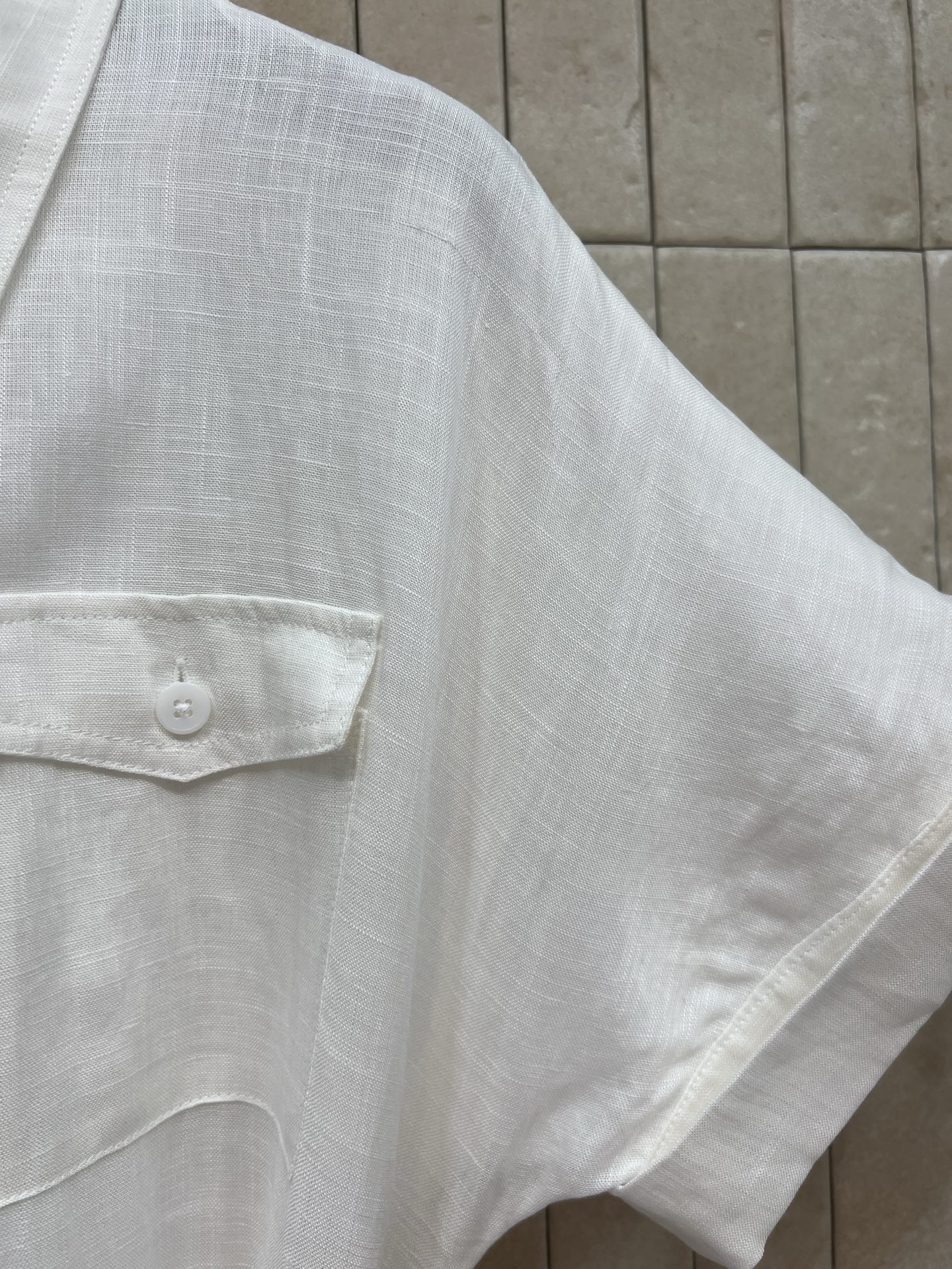 26夏季新款 亚麻衬衫连衣裙 亚麻面料轻薄透气 夏天穿超舒服～白色简约设计 翻领+短袖+双口袋 干练又实